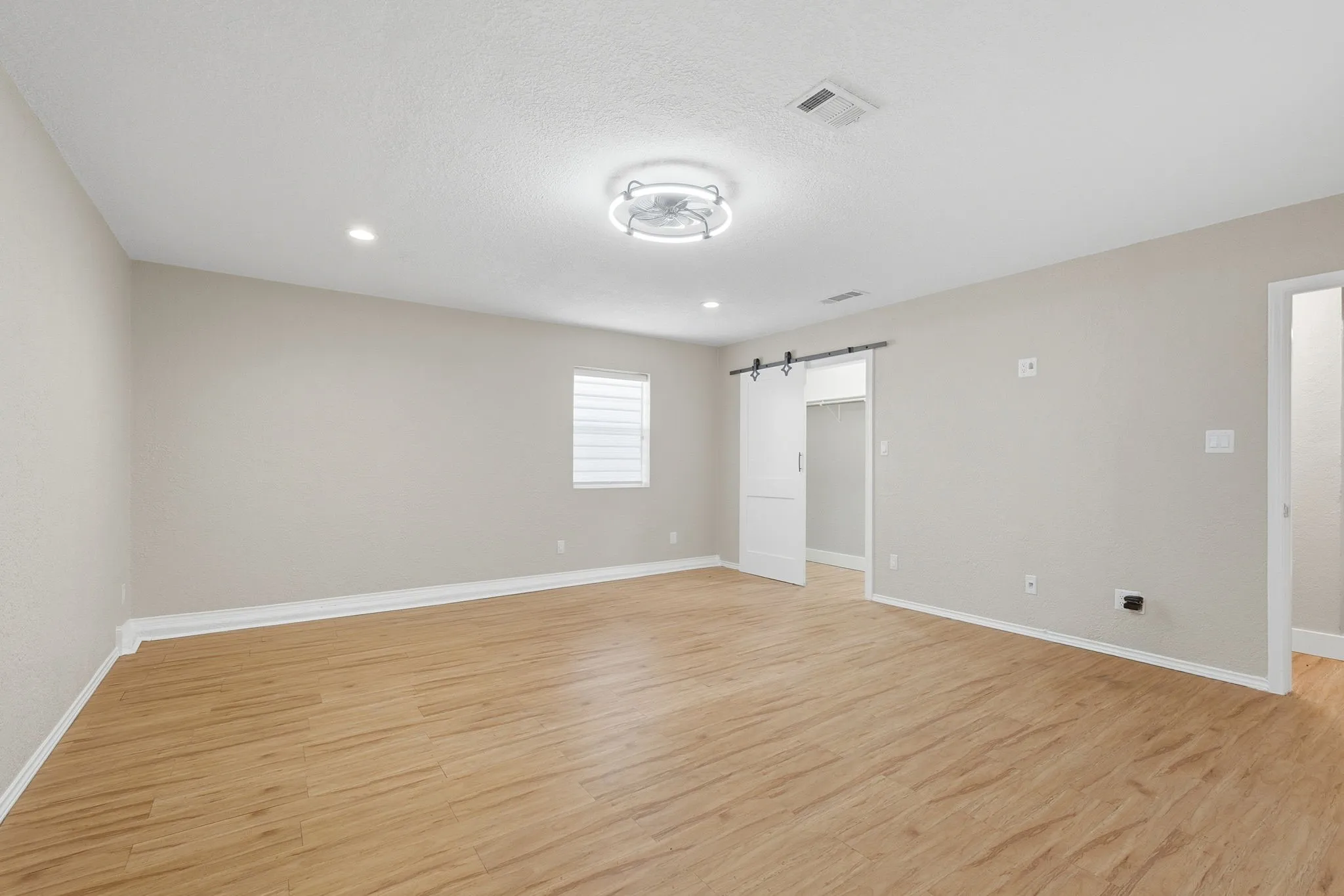Single Family Residence For Sale in Denton County , 5816 Baker Drive, The Colony, Texas 75056, 3 Bedroom, 2 Bathroom, Garage spaces, 1,818 Sqft, built in 1988, mls#21375497, Real Estate Agent in The Colony, Homes For Sale in Denton county, Homes For Sale in The Colony, Realtor in The Colony Texas, Real Estate Brokerage Independent Realty Texas, Luminita Cordes Realtor