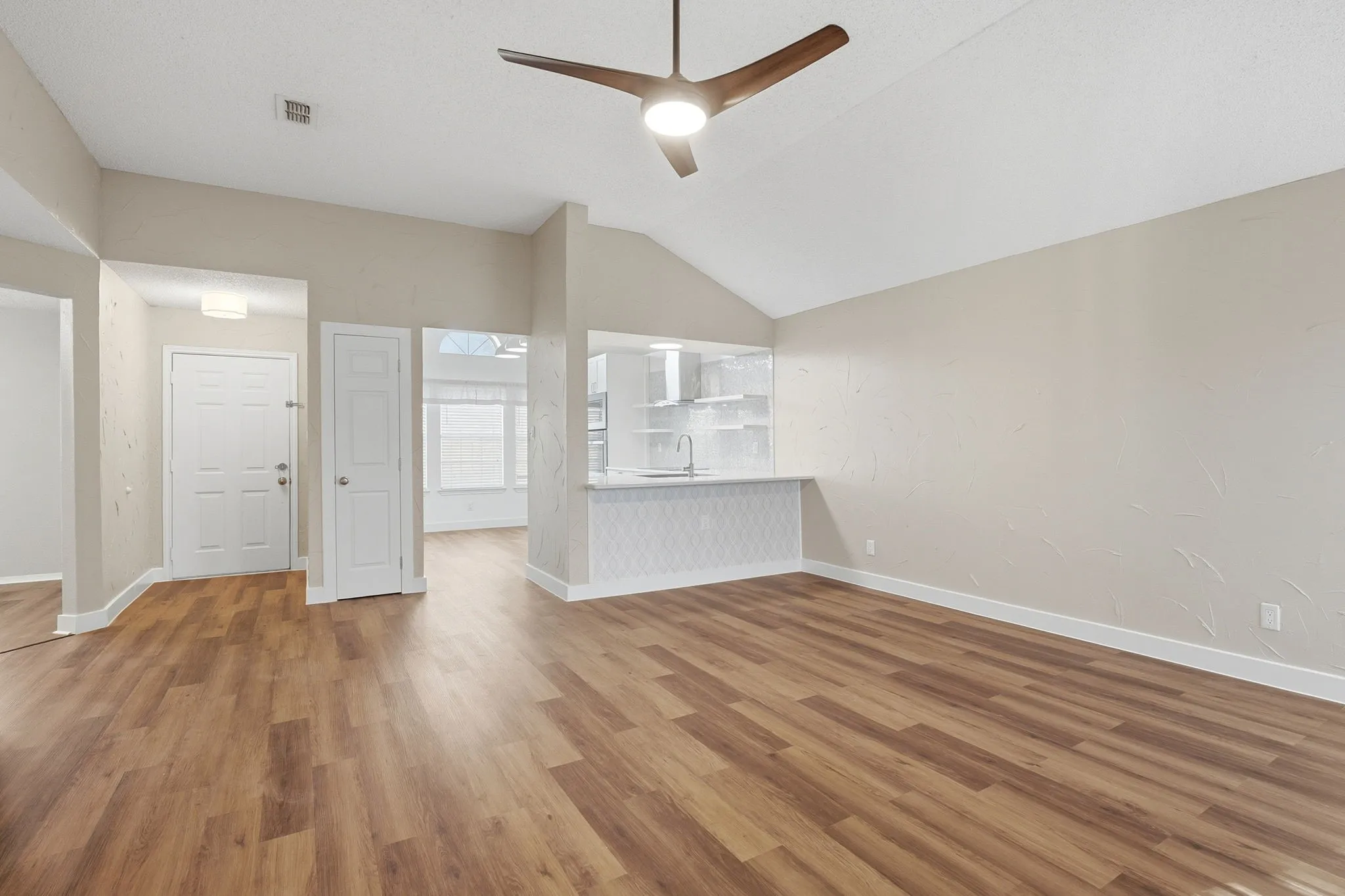 Single Family Residence For Sale in Denton County , 5816 Baker Drive, The Colony, Texas 75056, 3 Bedroom, 2 Bathroom, Garage spaces, 1,818 Sqft, built in 1988, mls#21375497, Real Estate Agent in The Colony, Homes For Sale in Denton county, Homes For Sale in The Colony, Realtor in The Colony Texas, Real Estate Brokerage Independent Realty Texas, Luminita Cordes Realtor