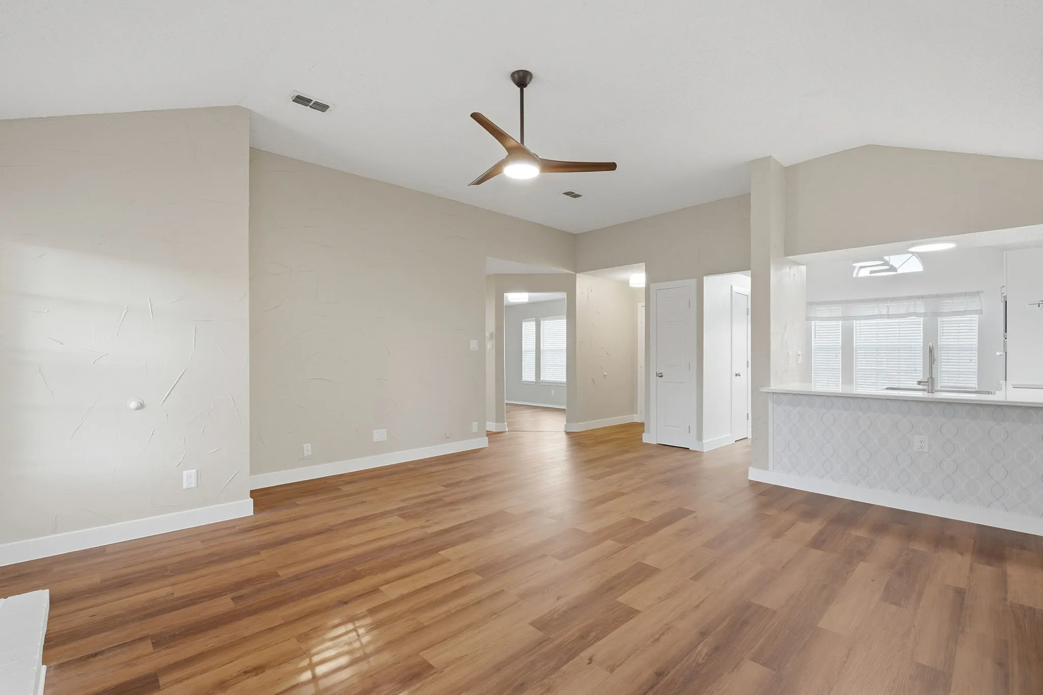 Single Family Residence For Sale in Denton County , 5816 Baker Drive, The Colony, Texas 75056, 3 Bedroom, 2 Bathroom, Garage spaces, 1,818 Sqft, built in 1988, mls#21375497, Real Estate Agent in The Colony, Homes For Sale in Denton county, Homes For Sale in The Colony, Realtor in The Colony Texas, Real Estate Brokerage Independent Realty Texas, Luminita Cordes Realtor