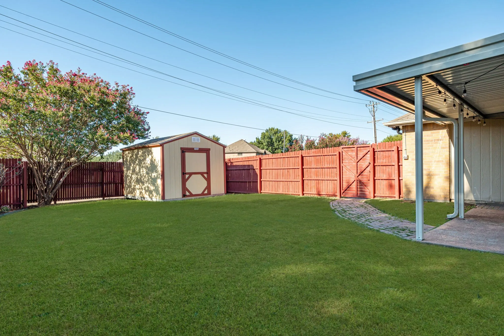 Single Family Residence For Sale in Denton County , 5816 Baker Drive, The Colony, Texas 75056, 3 Bedroom, 2 Bathroom, Garage spaces, 1,818 Sqft, built in 1988, mls#21375497, Real Estate Agent in The Colony, Homes For Sale in Denton county, Homes For Sale in The Colony, Realtor in The Colony Texas, Real Estate Brokerage Independent Realty Texas, Luminita Cordes Realtor