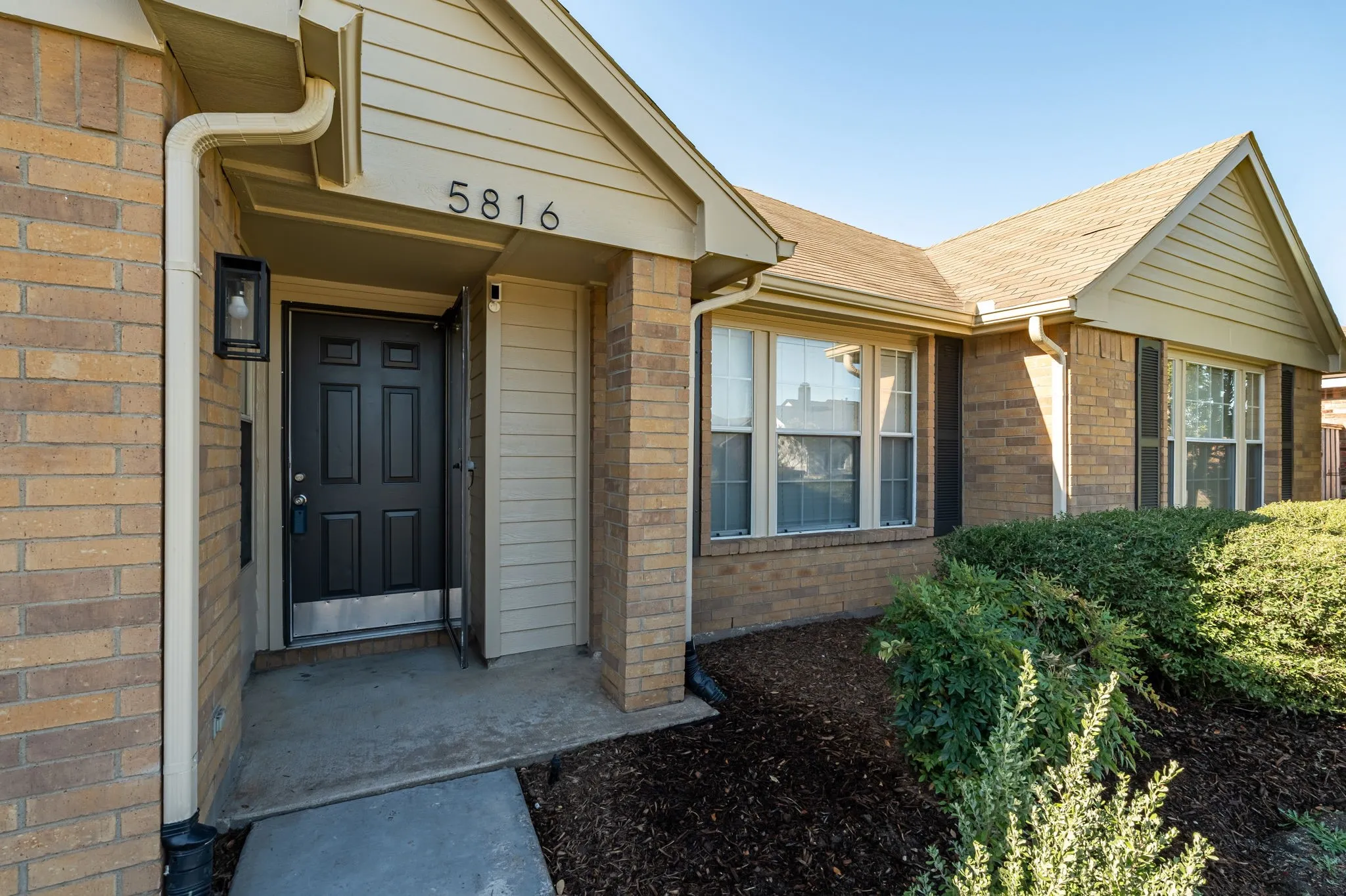 Single Family Residence For Sale in Denton County , 5816 Baker Drive, The Colony, Texas 75056, 3 Bedroom, 2 Bathroom, Garage spaces, 1,818 Sqft, built in 1988, mls#21375497, Real Estate Agent in The Colony, Homes For Sale in Denton county, Homes For Sale in The Colony, Realtor in The Colony Texas, Real Estate Brokerage Independent Realty Texas, Luminita Cordes Realtor