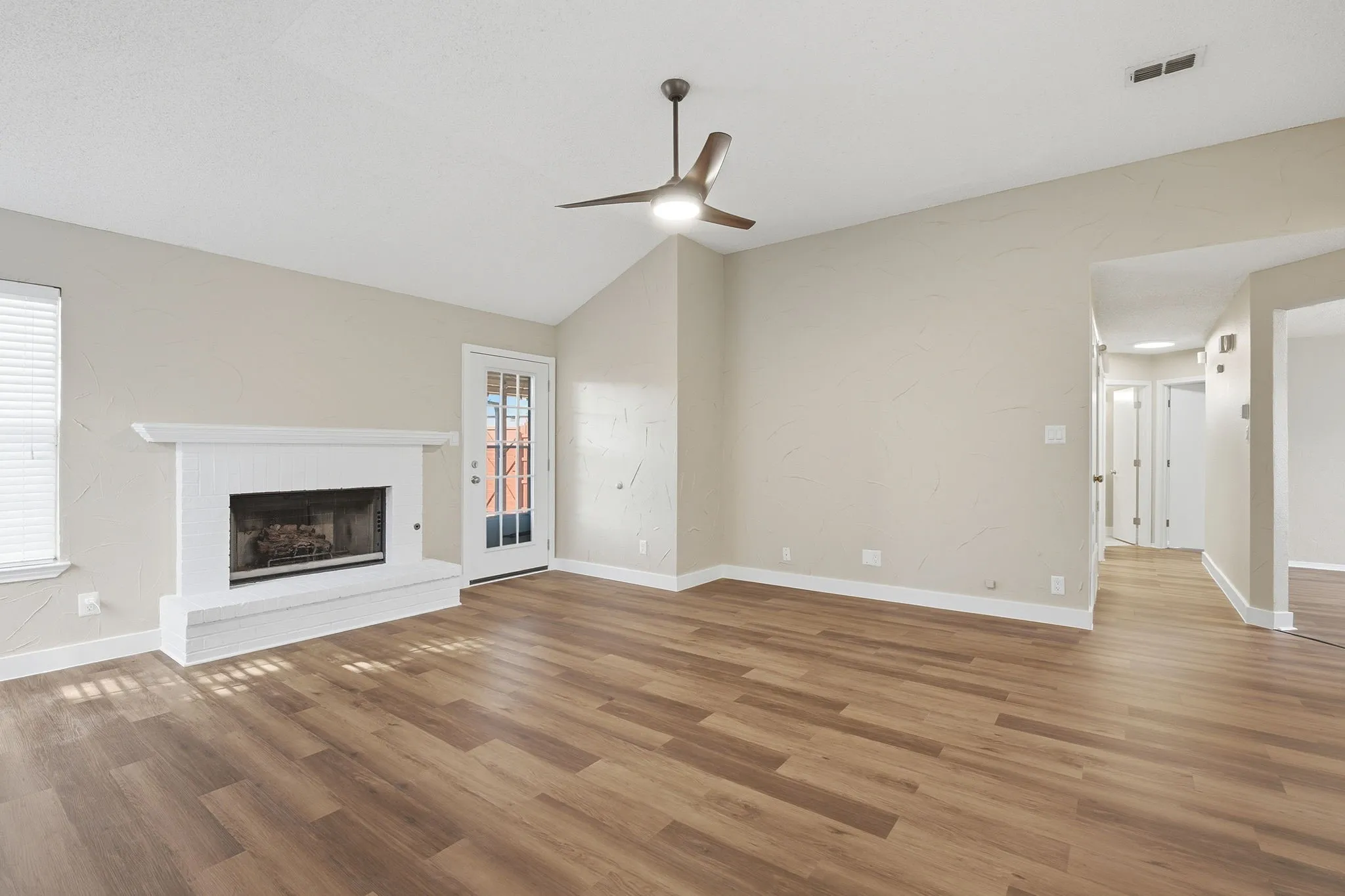 Single Family Residence For Sale in Denton County , 5816 Baker Drive, The Colony, Texas 75056, 3 Bedroom, 2 Bathroom, Garage spaces, 1,818 Sqft, built in 1988, mls#21375497, Real Estate Agent in The Colony, Homes For Sale in Denton county, Homes For Sale in The Colony, Realtor in The Colony Texas, Real Estate Brokerage Independent Realty Texas, Luminita Cordes Realtor
