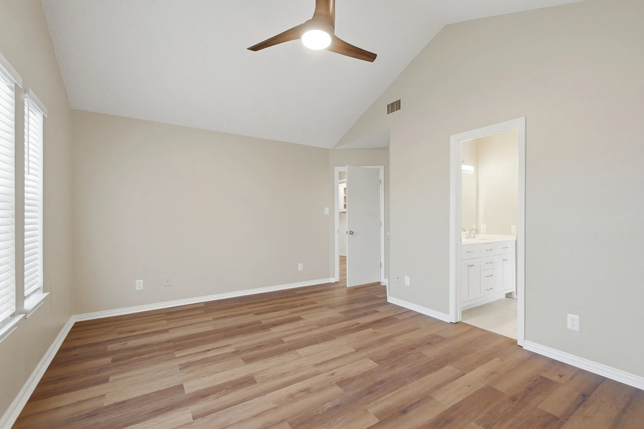 Single Family Residence For Sale in Denton County , 5816 Baker Drive, The Colony, Texas 75056, 3 Bedroom, 2 Bathroom, Garage spaces, 1,818 Sqft, built in 1988, mls#21375497, Real Estate Agent in The Colony, Homes For Sale in Denton county, Homes For Sale in The Colony, Realtor in The Colony Texas, Real Estate Brokerage Independent Realty Texas, Luminita Cordes Realtor