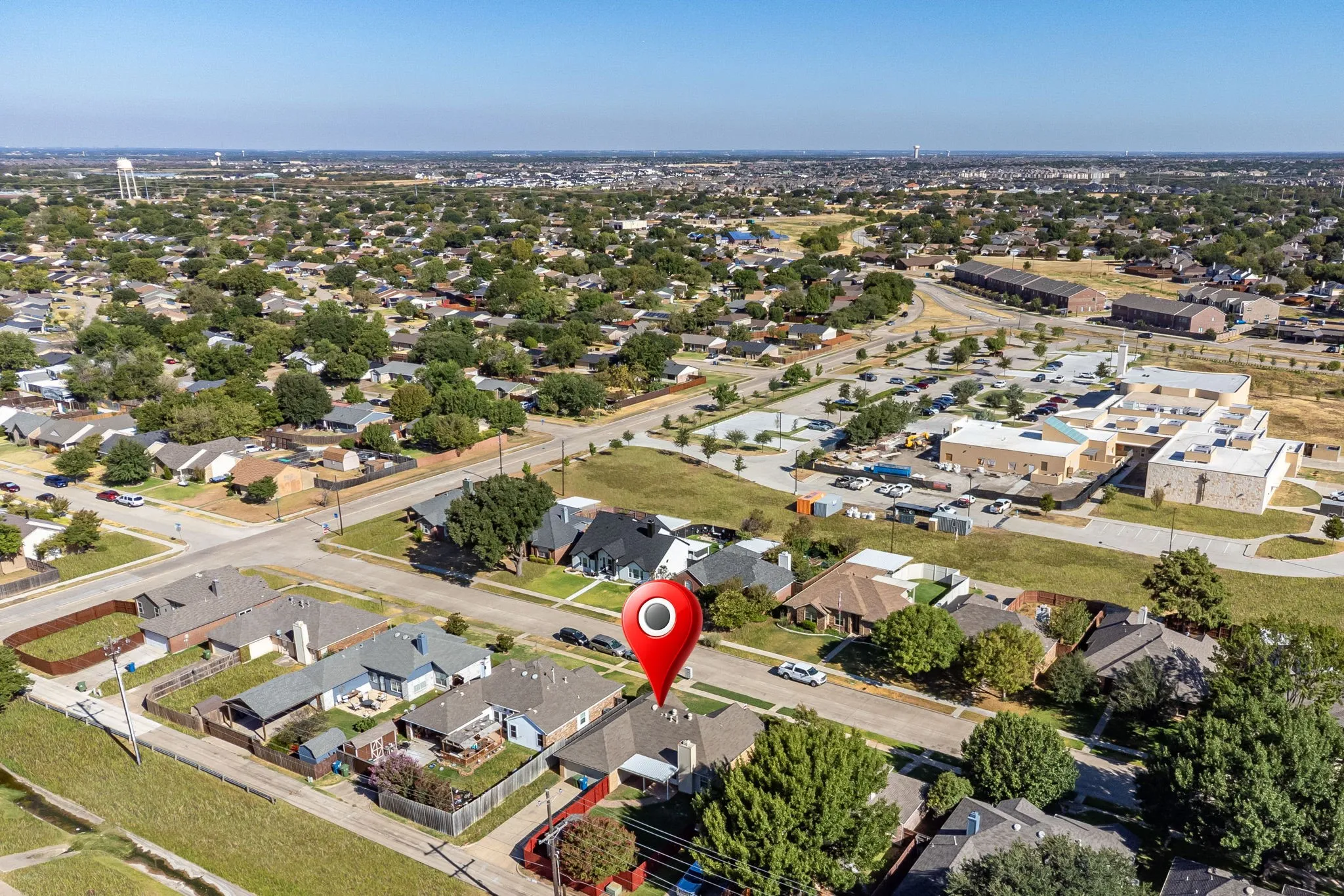 Single Family Residence For Sale in Denton County , 5816 Baker Drive, The Colony, Texas 75056, 3 Bedroom, 2 Bathroom, Garage spaces, 1,818 Sqft, built in 1988, mls#21375497, Real Estate Agent in The Colony, Homes For Sale in Denton county, Homes For Sale in The Colony, Realtor in The Colony Texas, Real Estate Brokerage Independent Realty Texas, Luminita Cordes Realtor