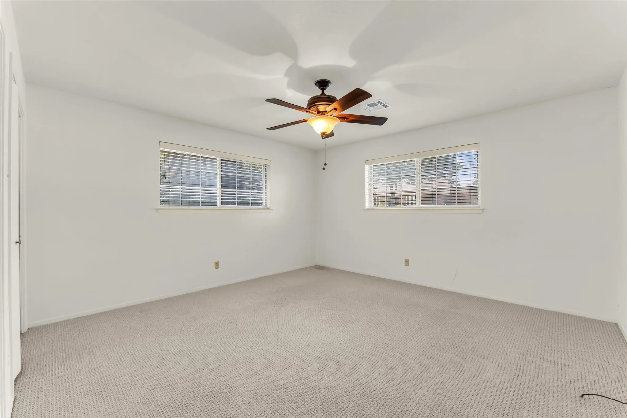Single Family Residence For Sale in Mc Lennan County , 705 Poage Drive, Woodway, Texas 76712, 3 Bedroom, 2 Bathroom, 2 Garage spaces, 2,351 Sqft, built in 1979, mls#21378134, Real Estate Agent in Woodway, Homes For Sale in Mc Lennan county, Homes For Sale in Woodway, Realtor in Woodway Texas, Real Estate Brokerage Independent Realty Texas, Luminita Cordes Realtor