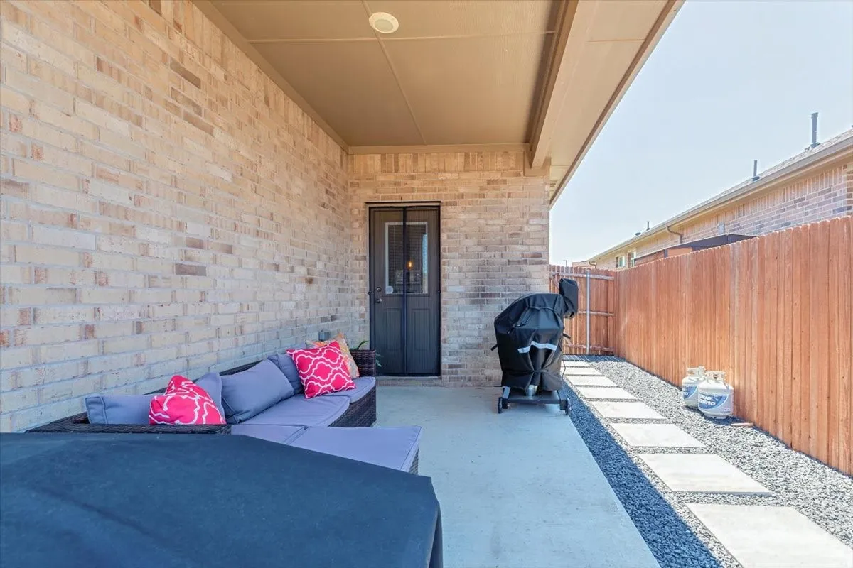 Single Family Residence For Sale in Tarrant County , 1904 Gill Star Drive, Haslet, Texas 76052, 4 Bedroom, 2 Bathroom, 2 Garage spaces, 2,107 Sqft, built in 2021, mls#21378276, Real Estate Agent in Haslet, Homes For Sale in Tarrant county, Homes For Sale in Haslet, Realtor in Haslet Texas, Real Estate Brokerage Independent Realty Texas, Luminita Cordes Realtor