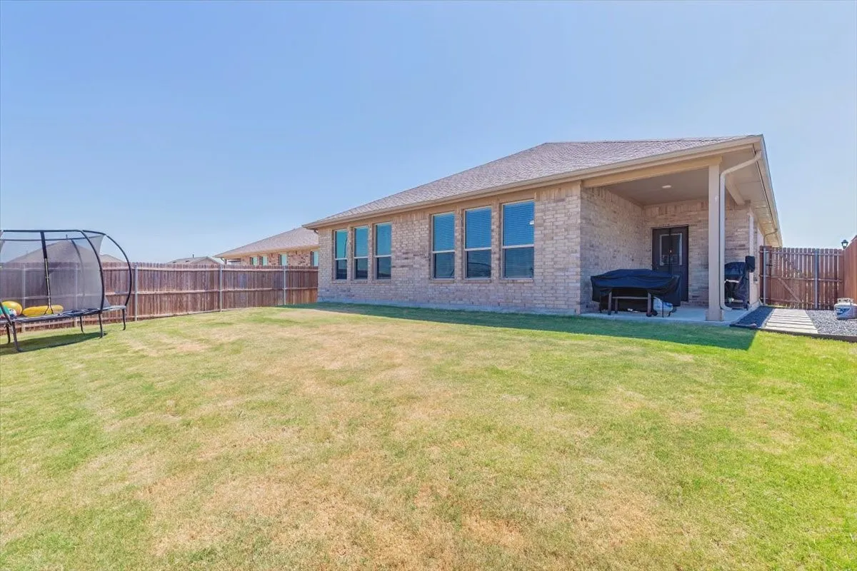 Single Family Residence For Sale in Tarrant County , 1904 Gill Star Drive, Haslet, Texas 76052, 4 Bedroom, 2 Bathroom, 2 Garage spaces, 2,107 Sqft, built in 2021, mls#21378276, Real Estate Agent in Haslet, Homes For Sale in Tarrant county, Homes For Sale in Haslet, Realtor in Haslet Texas, Real Estate Brokerage Independent Realty Texas, Luminita Cordes Realtor