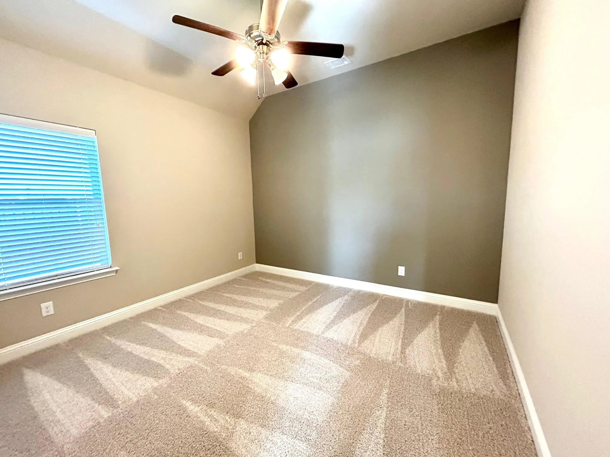 Secondary Bedroom.
