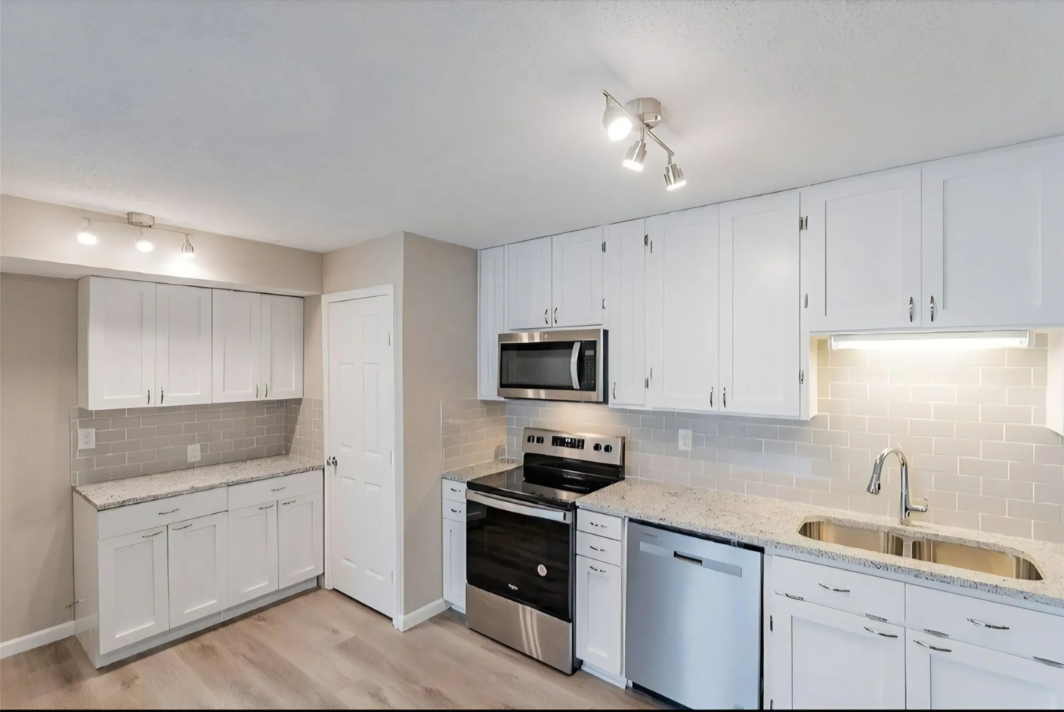 Single Family Residence For Rent in Denton County , 2112 Cedarcrest Drive, Carrollton, Texas 75007, 4 Bedroom, 2 Bathroom, 2 Garage spaces, 1,621 Sqft, built in 1973, mls#21374321, Real Estate Agent in Carrollton, Homes For Rent in Denton county, Homes For Rent in Carrollton, Realtor in Carrollton Texas, Real Estate Brokerage Independent Realty Texas, Luminita Cordes Realtor