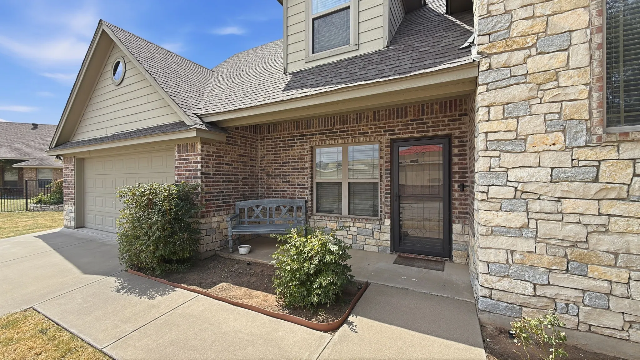 Single Family Residence For Sale in Hood County , 1306 Lauren Lane, Granbury, Texas 76048, 3 Bedroom, 2 Bathroom, 2 Garage spaces, 1,511 Sqft, built in 2014, mls#21378356, Real Estate Agent in Granbury, Homes For Sale in Hood county, Homes For Sale in Granbury, Realtor in Granbury Texas, Real Estate Brokerage Independent Realty Texas, Luminita Cordes Realtor