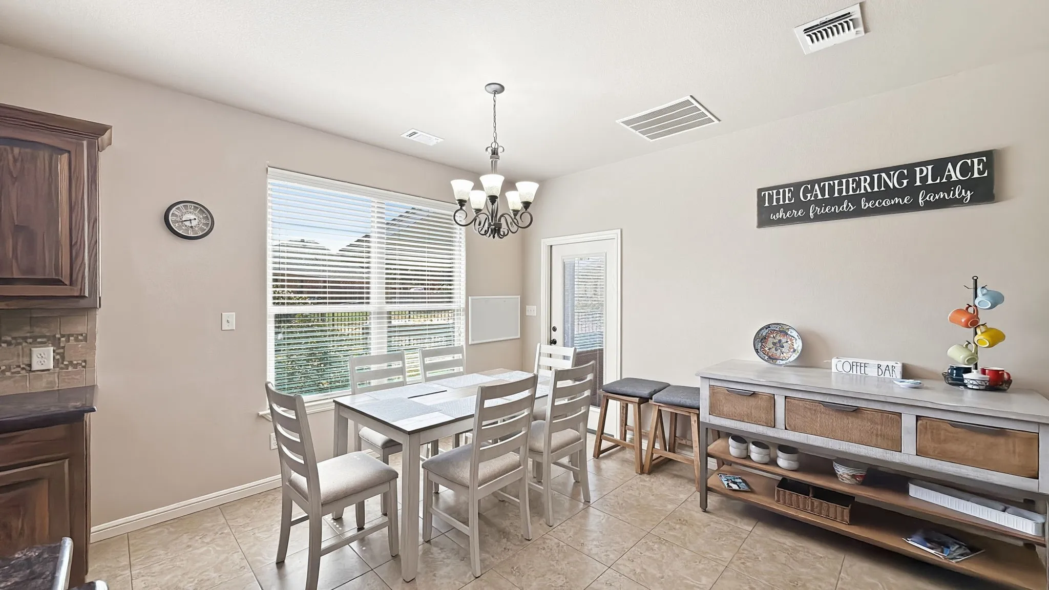 Single Family Residence For Sale in Hood County , 1306 Lauren Lane, Granbury, Texas 76048, 3 Bedroom, 2 Bathroom, 2 Garage spaces, 1,511 Sqft, built in 2014, mls#21378356, Real Estate Agent in Granbury, Homes For Sale in Hood county, Homes For Sale in Granbury, Realtor in Granbury Texas, Real Estate Brokerage Independent Realty Texas, Luminita Cordes Realtor