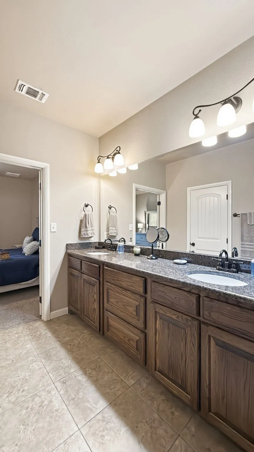 Single Family Residence For Sale in Hood County , 1306 Lauren Lane, Granbury, Texas 76048, 3 Bedroom, 2 Bathroom, 2 Garage spaces, 1,511 Sqft, built in 2014, mls#21378356, Real Estate Agent in Granbury, Homes For Sale in Hood county, Homes For Sale in Granbury, Realtor in Granbury Texas, Real Estate Brokerage Independent Realty Texas, Luminita Cordes Realtor