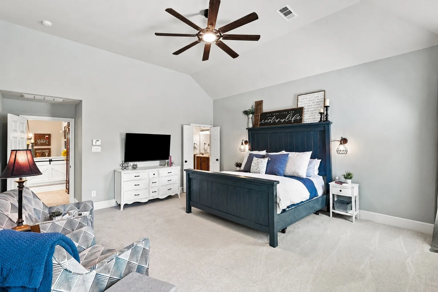 Single Family Residence For Sale in Denton County , 1516 Presley Way, Lantana, Texas 76226, 3 Bedroom, 3 Bathroom, 2 Garage spaces, 2,296 Sqft, built in 2014, mls#21375084, Real Estate Agent in Lantana, Homes For Sale in Denton county, Homes For Sale in Lantana, Realtor in Lantana Texas, Real Estate Brokerage Independent Realty Texas, Luminita Cordes Realtor