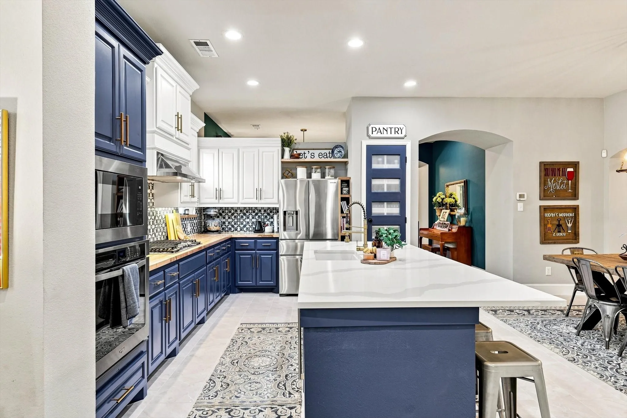 Single Family Residence For Sale in Denton County , 1516 Presley Way, Lantana, Texas 76226, 3 Bedroom, 3 Bathroom, 2 Garage spaces, 2,296 Sqft, built in 2014, mls#21375084, Real Estate Agent in Lantana, Homes For Sale in Denton county, Homes For Sale in Lantana, Realtor in Lantana Texas, Real Estate Brokerage Independent Realty Texas, Luminita Cordes Realtor
