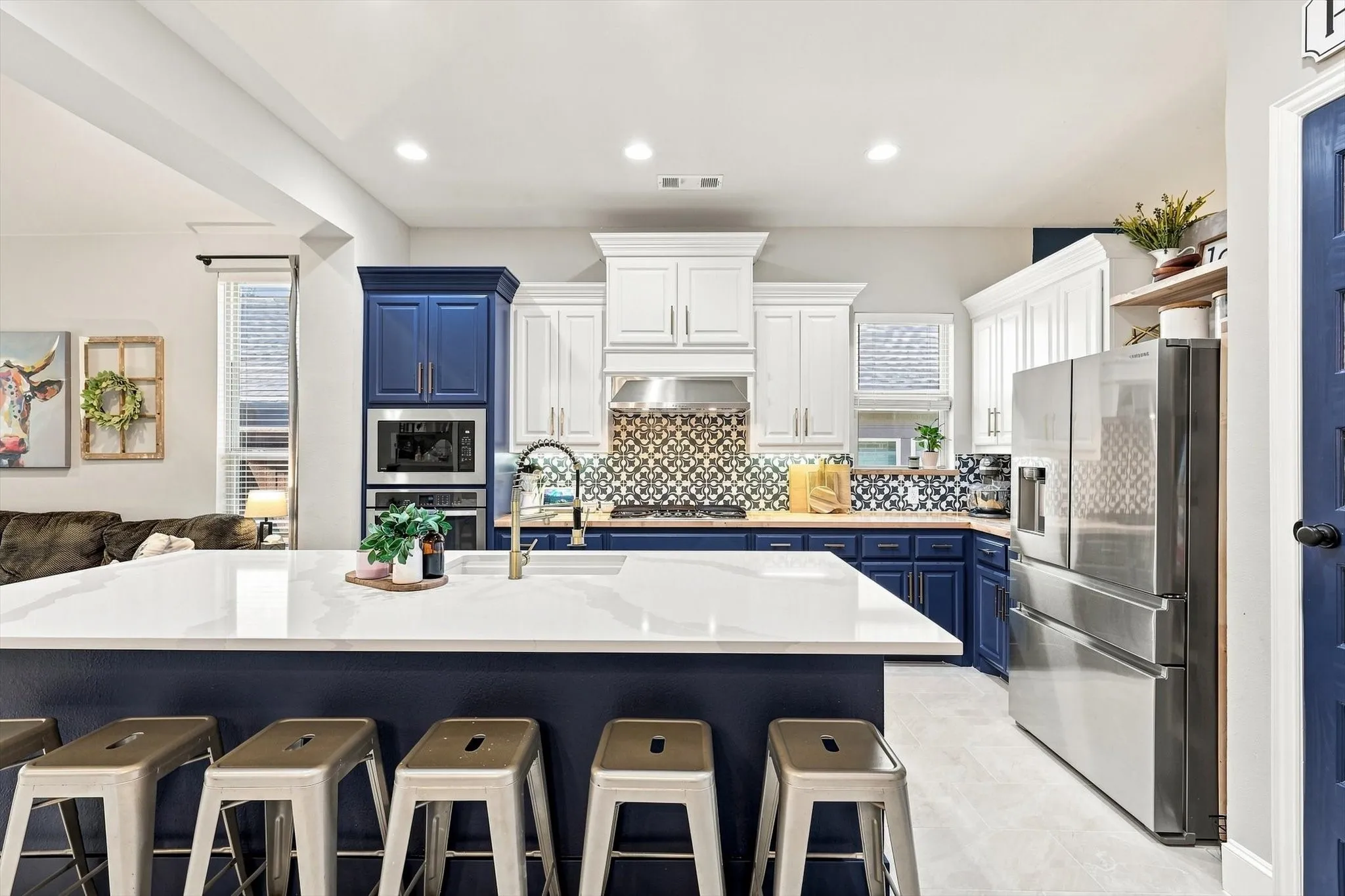 Single Family Residence For Sale in Denton County , 1516 Presley Way, Lantana, Texas 76226, 3 Bedroom, 3 Bathroom, 2 Garage spaces, 2,296 Sqft, built in 2014, mls#21375084, Real Estate Agent in Lantana, Homes For Sale in Denton county, Homes For Sale in Lantana, Realtor in Lantana Texas, Real Estate Brokerage Independent Realty Texas, Luminita Cordes Realtor