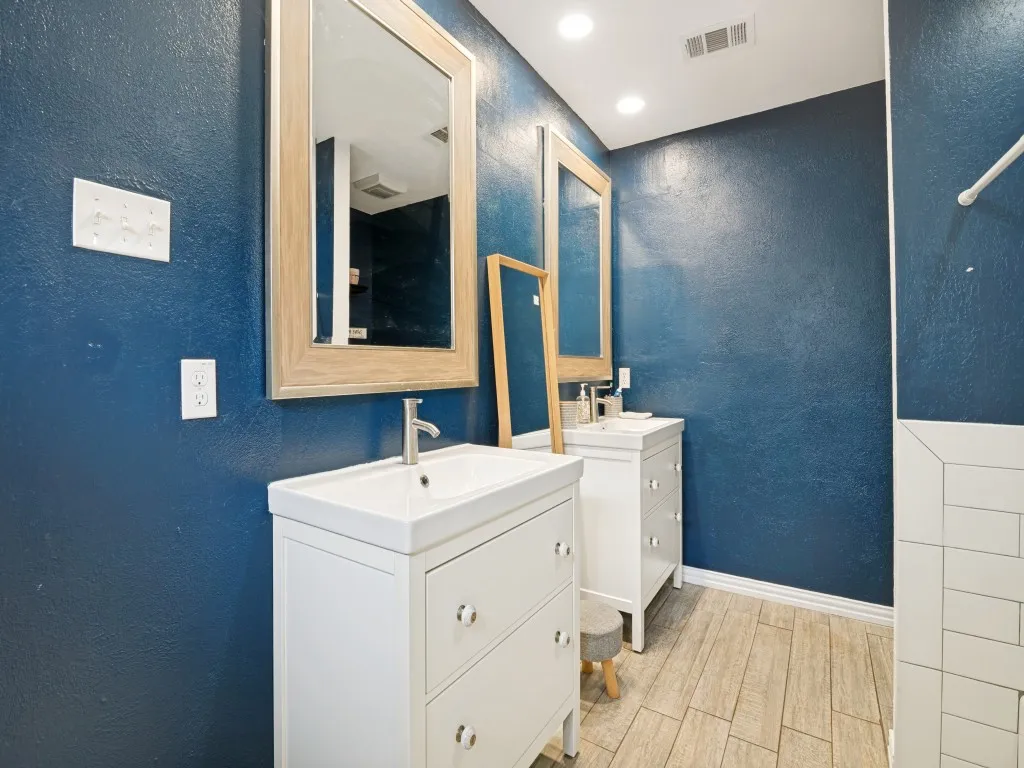 Single Family Residence For Rent in Dallas County , 8421 Liberty Lane, Rowlett, Texas 75089, 3 Bedroom, 2 Bathroom, 1 Garage spaces, 1,736 Sqft, built in 1986, mls#21376647, Real Estate Agent in Rowlett, Homes For Rent in Dallas county, Homes For Rent in Rowlett, Realtor in Rowlett Texas, Real Estate Brokerage Independent Realty Texas, Luminita Cordes Realtor
