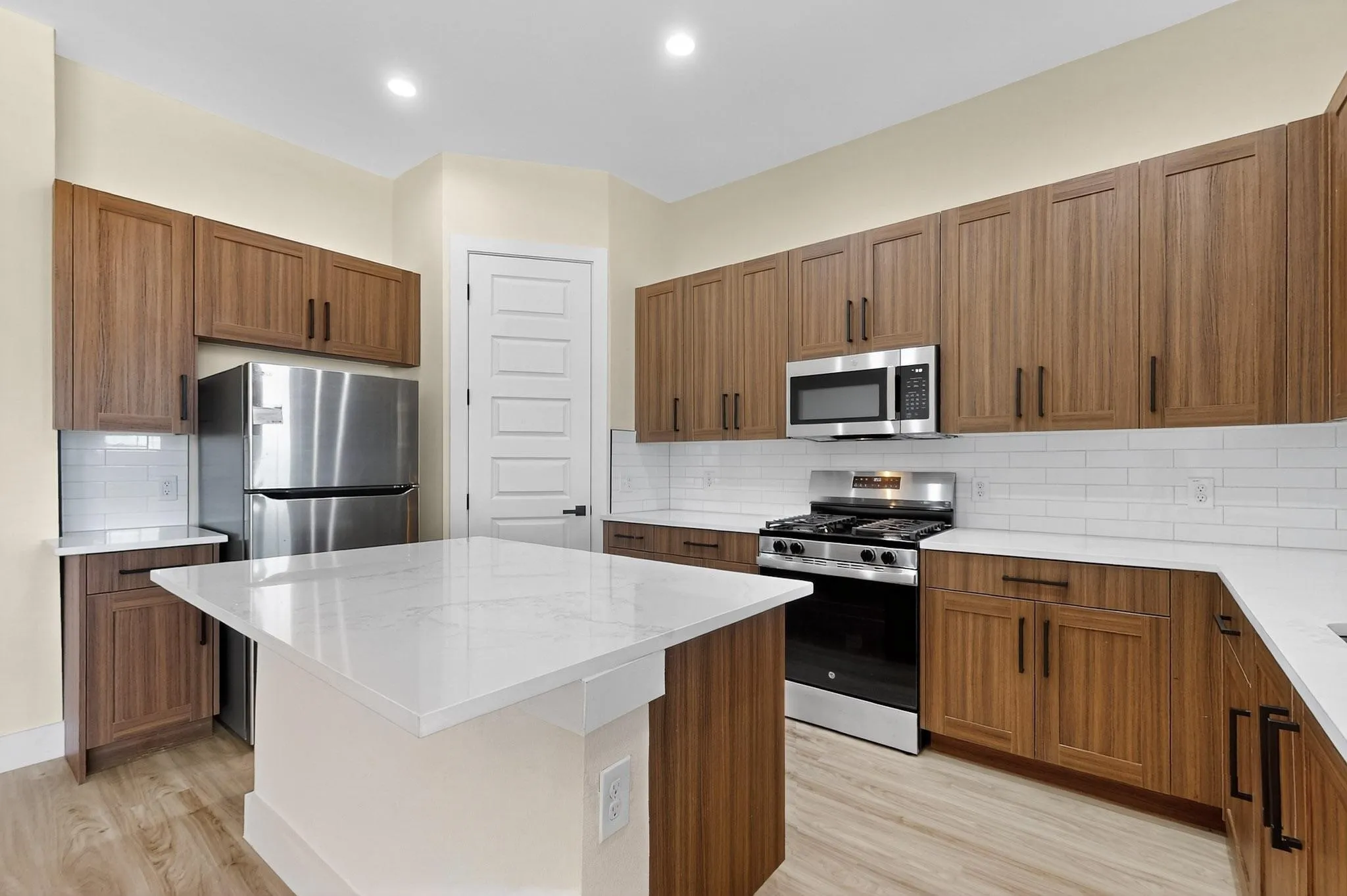 Townhouse For Rent in Dallas County , 3425 Sanjeev Drive, Irving, Texas 75060, 3 Bedroom, 3 Bathroom, 1 Garage spaces, 2,206 Sqft, built in 2024, mls#21378364, Real Estate Agent in Irving, Homes For Rent in Dallas county, Homes For Rent in Irving, Realtor in Irving Texas, Real Estate Brokerage Independent Realty Texas, Luminita Cordes Realtor