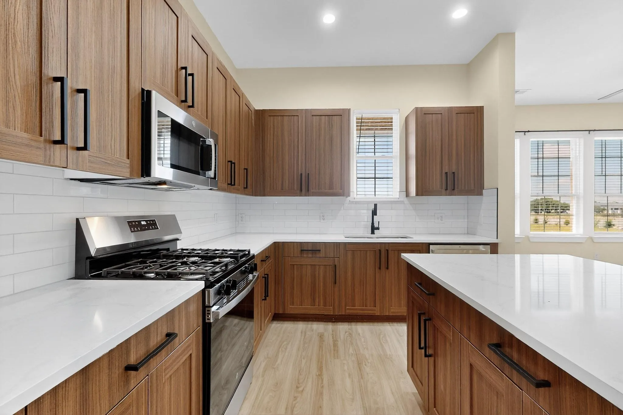Townhouse For Rent in Dallas County , 3425 Sanjeev Drive, Irving, Texas 75060, 3 Bedroom, 3 Bathroom, 1 Garage spaces, 2,206 Sqft, built in 2024, mls#21378364, Real Estate Agent in Irving, Homes For Rent in Dallas county, Homes For Rent in Irving, Realtor in Irving Texas, Real Estate Brokerage Independent Realty Texas, Luminita Cordes Realtor