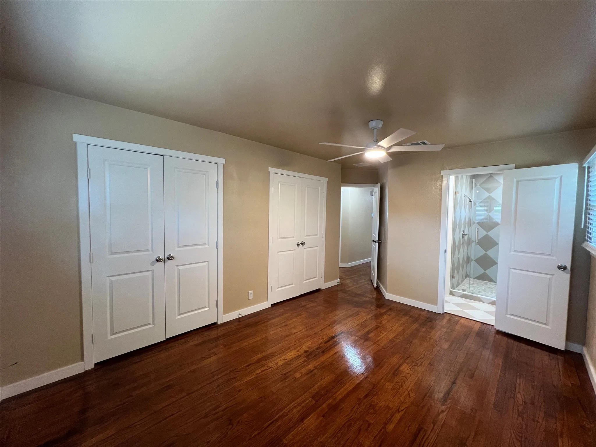 Single Family Residence For Rent in Tarrant County , 16 Cliffside Drive, Edgecliff Village, Texas 76134, 3 Bedroom, 2 Bathroom, 2 Garage spaces, 1,595 Sqft, built in 1955, mls#21378365, Real Estate Agent in Edgecliff Village, Homes For Rent in Tarrant county, Homes For Rent in Edgecliff Village, Realtor in Edgecliff Village Texas, Real Estate Brokerage Independent Realty Texas, Luminita Cordes Realtor