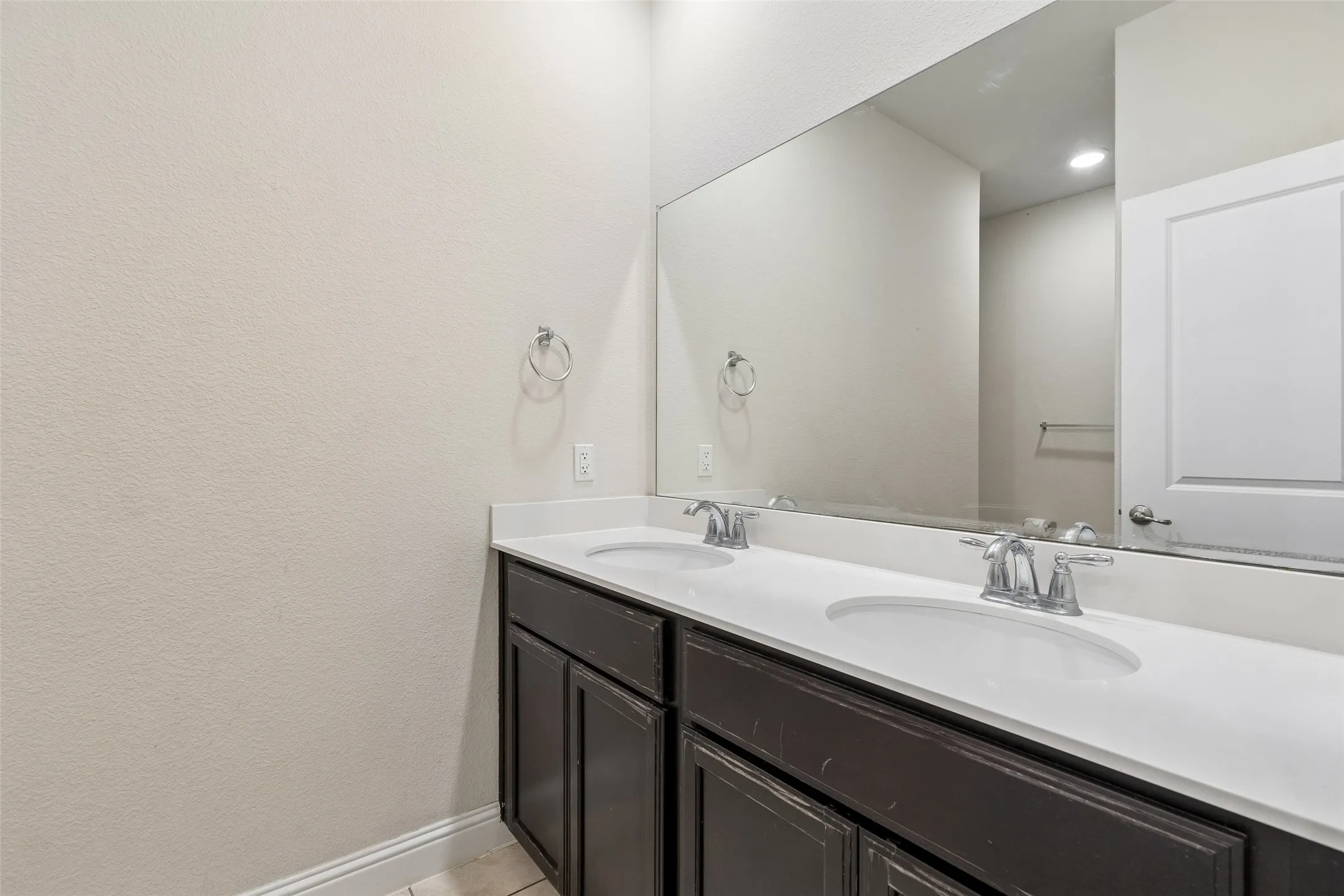 Single Family Residence For Rent in Collin County , 3808 Kendall Road, Melissa, Texas 75454, 5 Bedroom, 2 Bathroom, 2 Garage spaces, 2,163 Sqft, built in 2018, mls#21376280, Real Estate Agent in Melissa, Homes For Rent in Collin county, Homes For Rent in Melissa, Realtor in Melissa Texas, Real Estate Brokerage Independent Realty Texas, Luminita Cordes Realtor