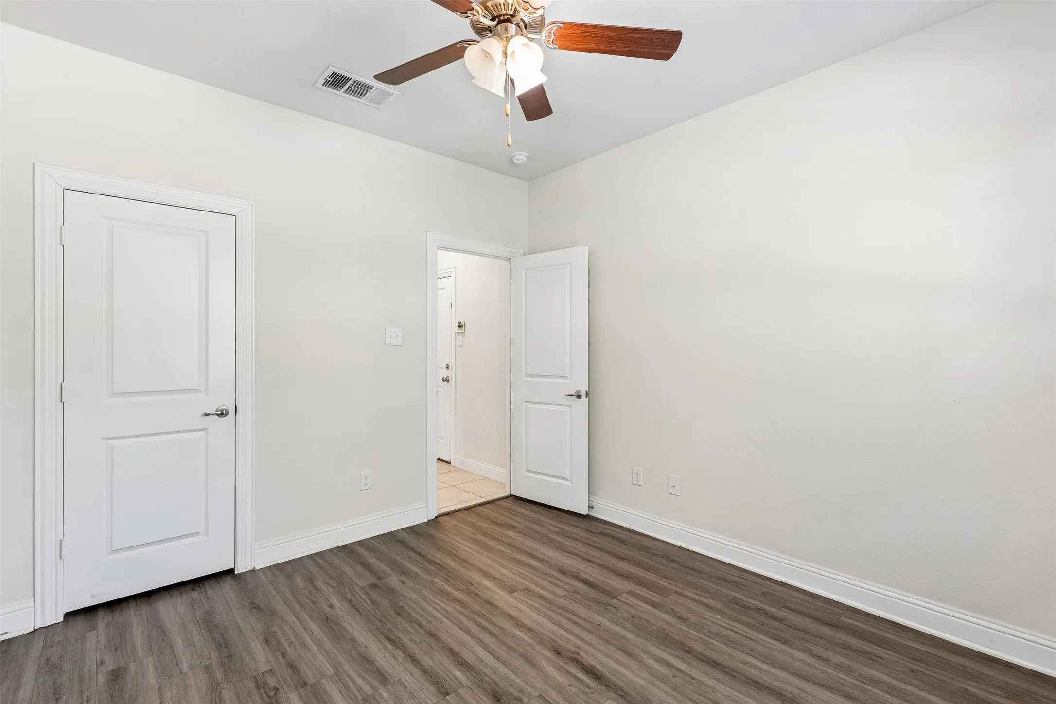 Single Family Residence For Rent in Collin County , 3808 Kendall Road, Melissa, Texas 75454, 5 Bedroom, 2 Bathroom, 2 Garage spaces, 2,163 Sqft, built in 2018, mls#21376280, Real Estate Agent in Melissa, Homes For Rent in Collin county, Homes For Rent in Melissa, Realtor in Melissa Texas, Real Estate Brokerage Independent Realty Texas, Luminita Cordes Realtor