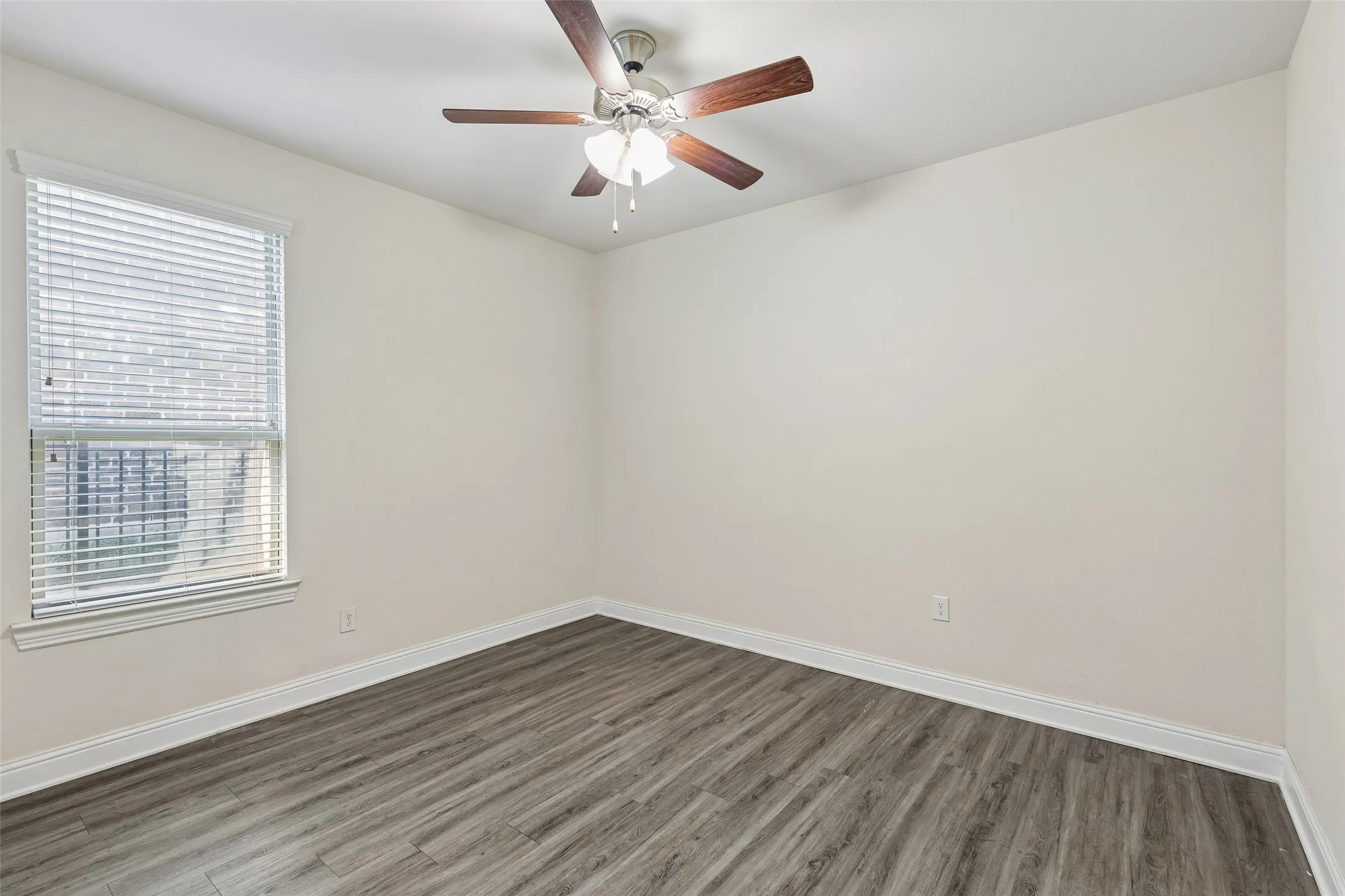 Single Family Residence For Rent in Collin County , 3808 Kendall Road, Melissa, Texas 75454, 5 Bedroom, 2 Bathroom, 2 Garage spaces, 2,163 Sqft, built in 2018, mls#21376280, Real Estate Agent in Melissa, Homes For Rent in Collin county, Homes For Rent in Melissa, Realtor in Melissa Texas, Real Estate Brokerage Independent Realty Texas, Luminita Cordes Realtor