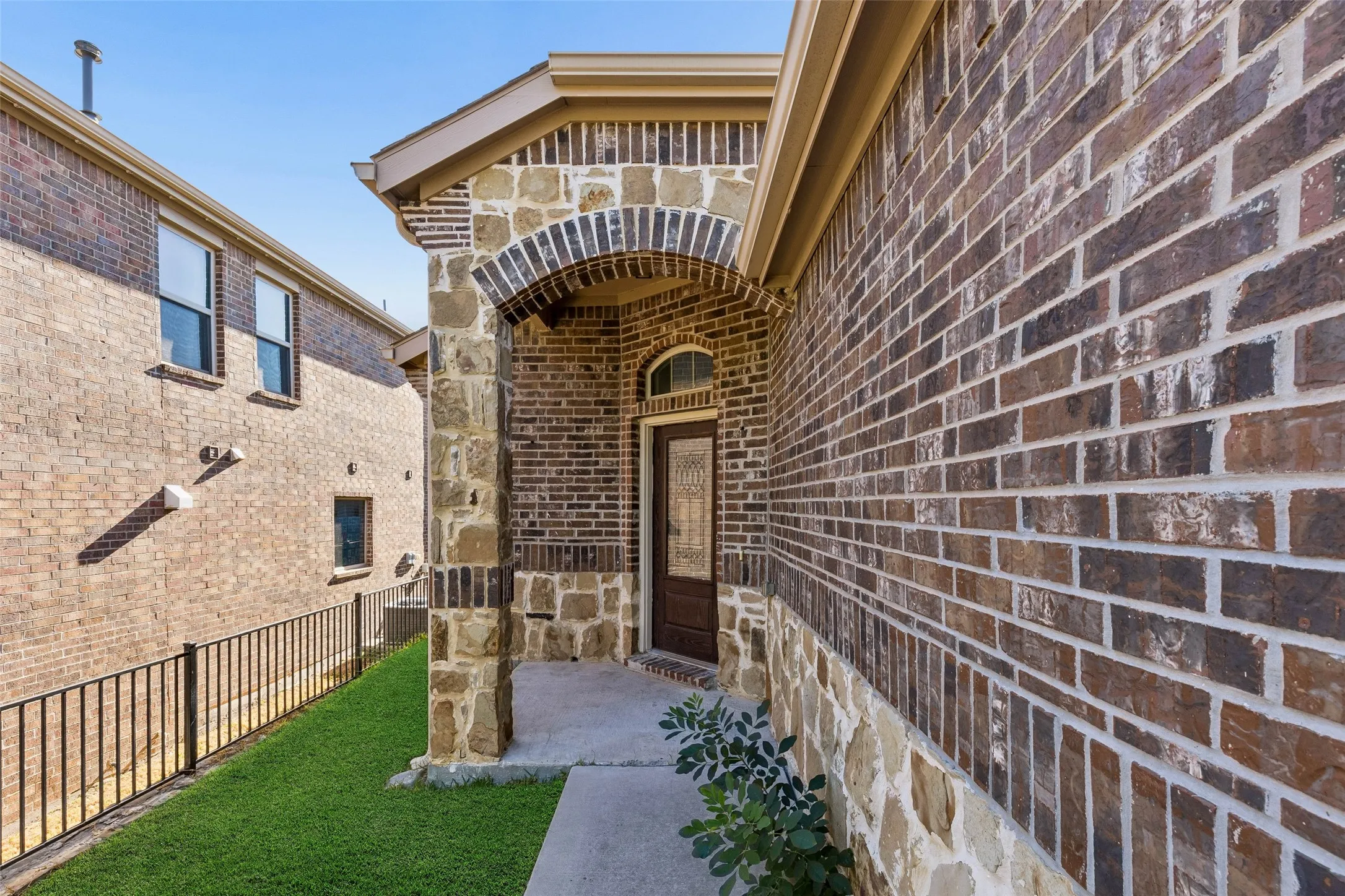 Single Family Residence For Rent in Collin County , 3808 Kendall Road, Melissa, Texas 75454, 5 Bedroom, 2 Bathroom, 2 Garage spaces, 2,163 Sqft, built in 2018, mls#21376280, Real Estate Agent in Melissa, Homes For Rent in Collin county, Homes For Rent in Melissa, Realtor in Melissa Texas, Real Estate Brokerage Independent Realty Texas, Luminita Cordes Realtor