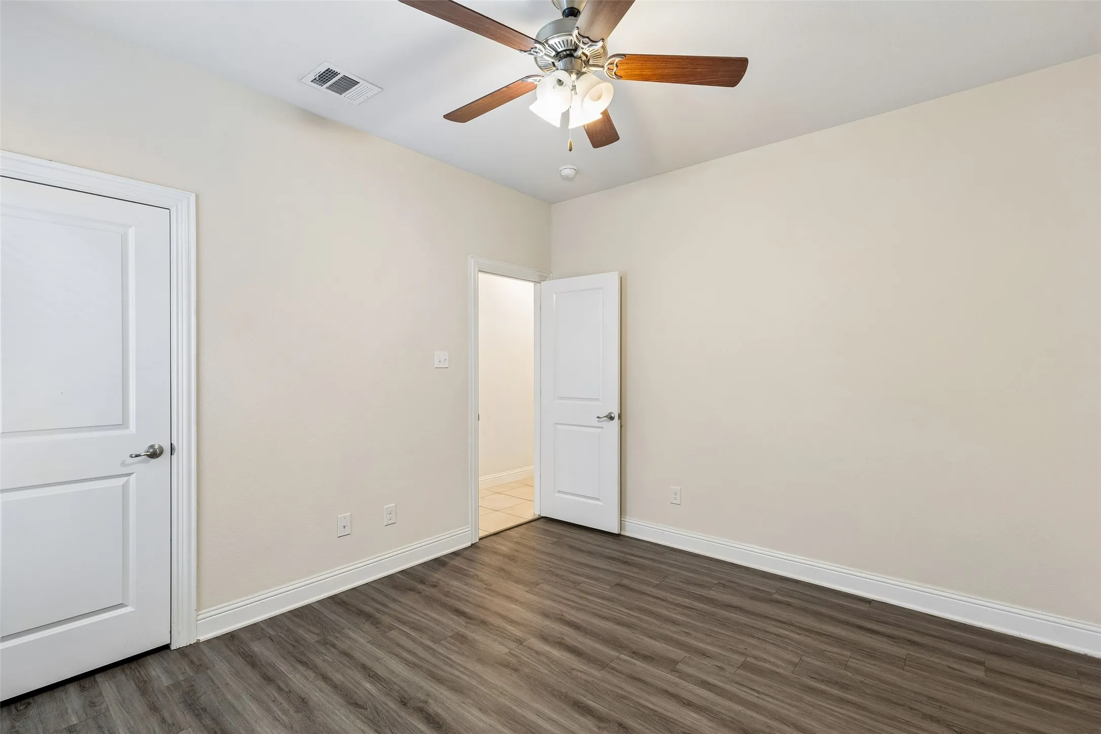 Single Family Residence For Rent in Collin County , 3808 Kendall Road, Melissa, Texas 75454, 5 Bedroom, 2 Bathroom, 2 Garage spaces, 2,163 Sqft, built in 2018, mls#21376280, Real Estate Agent in Melissa, Homes For Rent in Collin county, Homes For Rent in Melissa, Realtor in Melissa Texas, Real Estate Brokerage Independent Realty Texas, Luminita Cordes Realtor