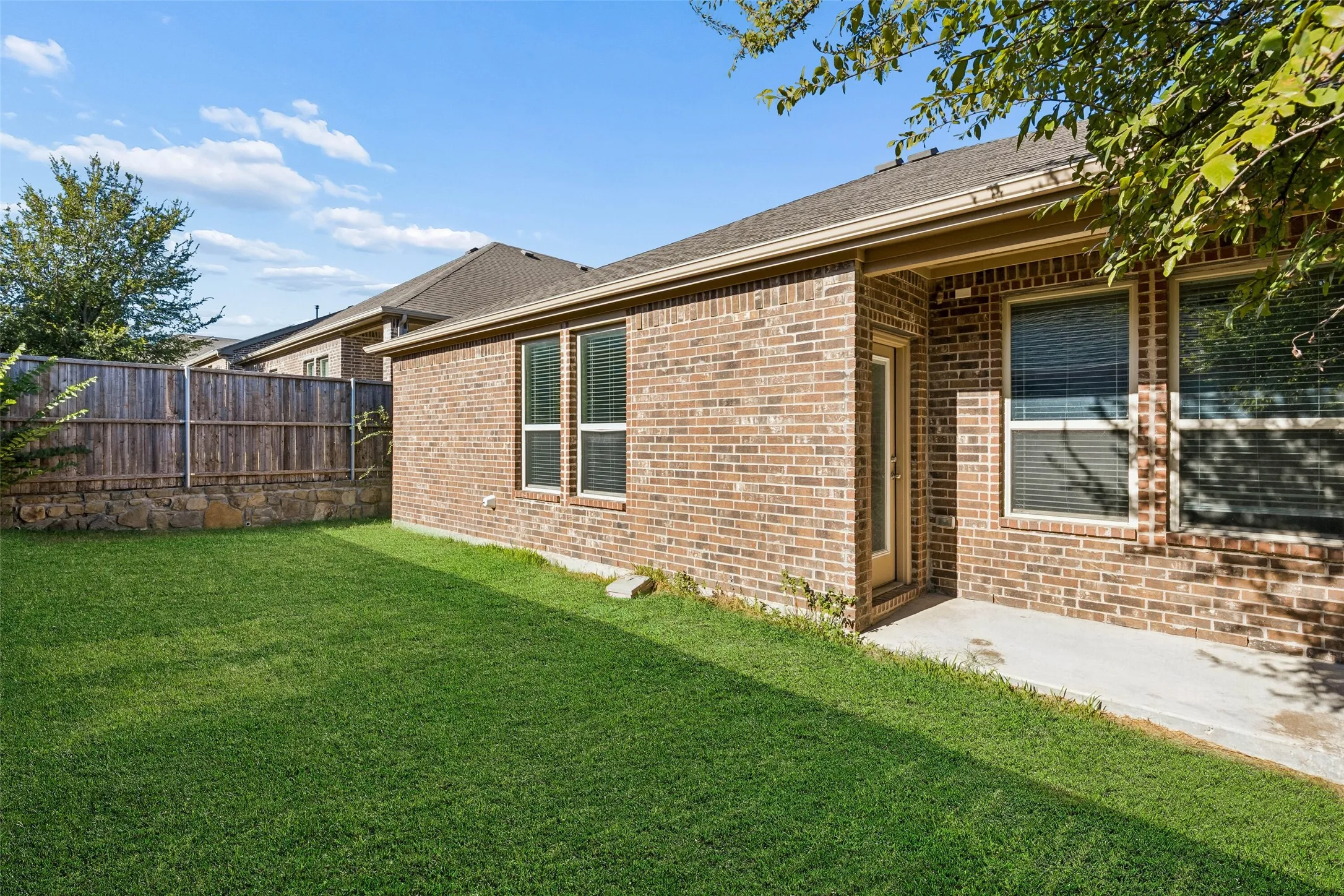 Single Family Residence For Rent in Collin County , 3808 Kendall Road, Melissa, Texas 75454, 5 Bedroom, 2 Bathroom, 2 Garage spaces, 2,163 Sqft, built in 2018, mls#21376280, Real Estate Agent in Melissa, Homes For Rent in Collin county, Homes For Rent in Melissa, Realtor in Melissa Texas, Real Estate Brokerage Independent Realty Texas, Luminita Cordes Realtor