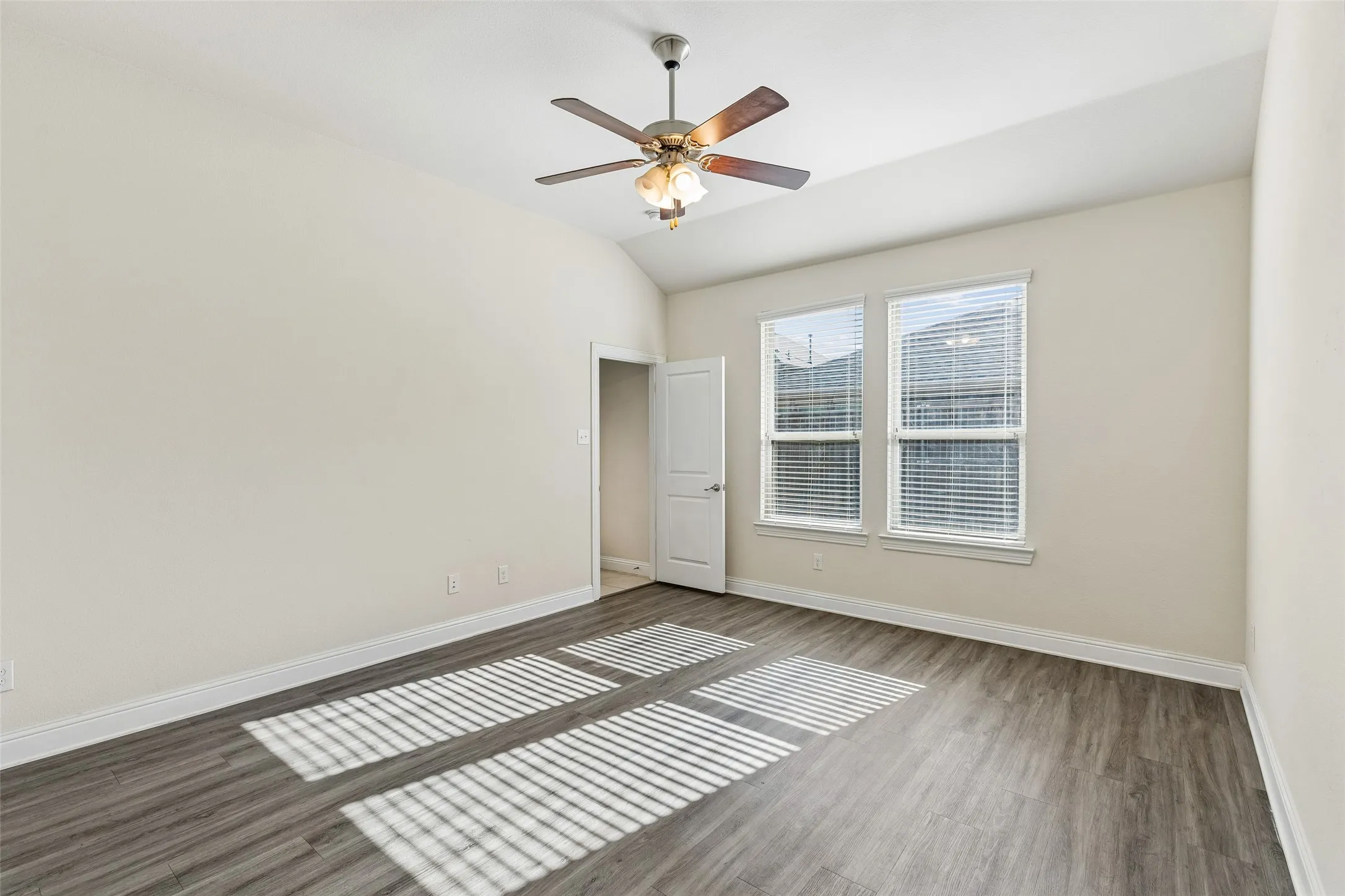 Single Family Residence For Rent in Collin County , 3808 Kendall Road, Melissa, Texas 75454, 5 Bedroom, 2 Bathroom, 2 Garage spaces, 2,163 Sqft, built in 2018, mls#21376280, Real Estate Agent in Melissa, Homes For Rent in Collin county, Homes For Rent in Melissa, Realtor in Melissa Texas, Real Estate Brokerage Independent Realty Texas, Luminita Cordes Realtor