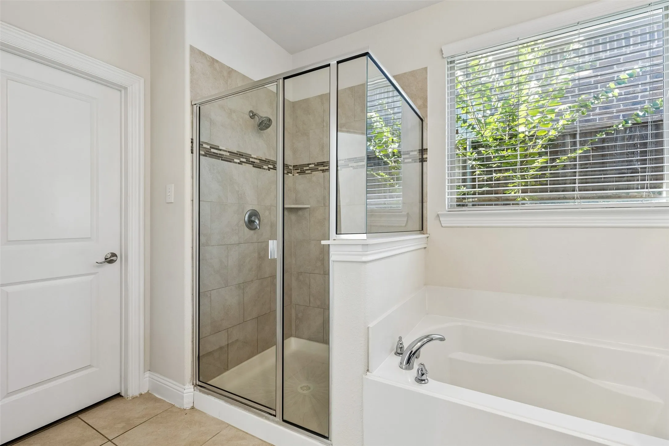 Single Family Residence For Rent in Collin County , 3808 Kendall Road, Melissa, Texas 75454, 5 Bedroom, 2 Bathroom, 2 Garage spaces, 2,163 Sqft, built in 2018, mls#21376280, Real Estate Agent in Melissa, Homes For Rent in Collin county, Homes For Rent in Melissa, Realtor in Melissa Texas, Real Estate Brokerage Independent Realty Texas, Luminita Cordes Realtor