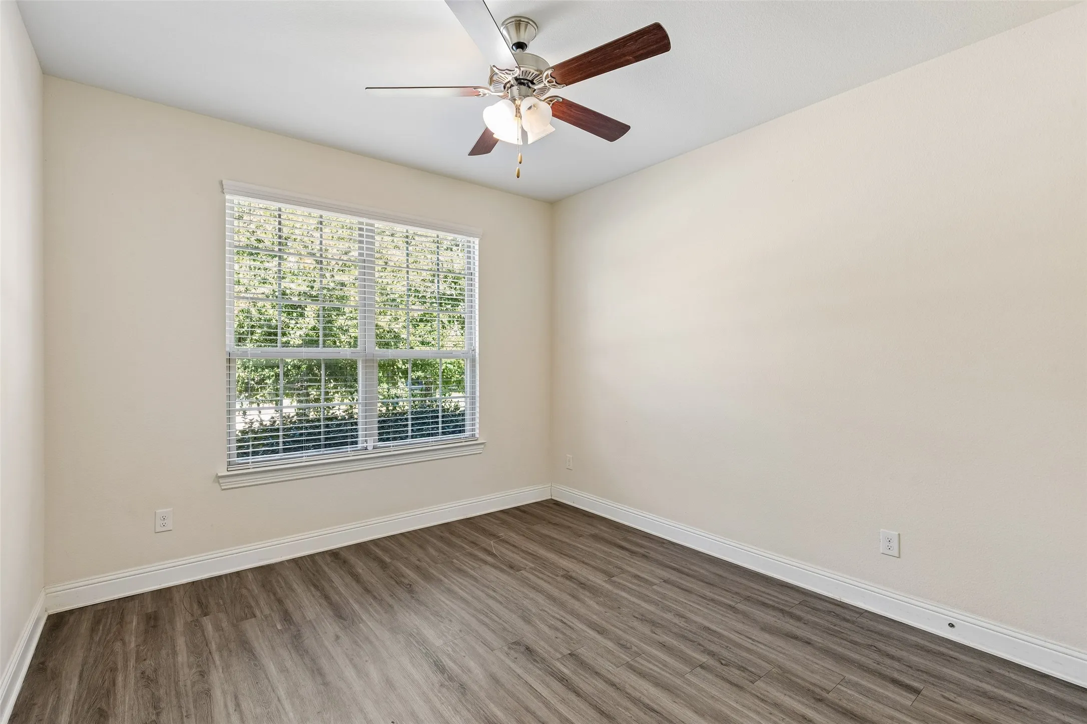 Single Family Residence For Rent in Collin County , 3808 Kendall Road, Melissa, Texas 75454, 5 Bedroom, 2 Bathroom, 2 Garage spaces, 2,163 Sqft, built in 2018, mls#21376280, Real Estate Agent in Melissa, Homes For Rent in Collin county, Homes For Rent in Melissa, Realtor in Melissa Texas, Real Estate Brokerage Independent Realty Texas, Luminita Cordes Realtor