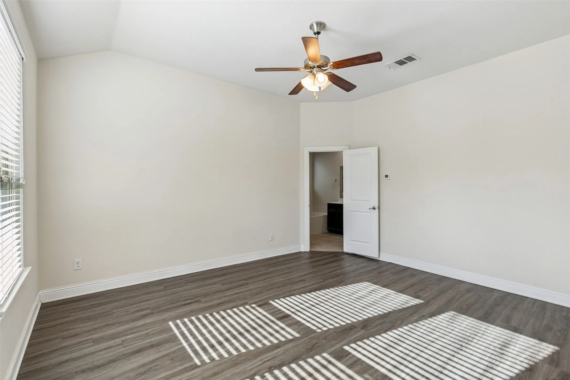 Single Family Residence For Rent in Collin County , 3808 Kendall Road, Melissa, Texas 75454, 5 Bedroom, 2 Bathroom, 2 Garage spaces, 2,163 Sqft, built in 2018, mls#21376280, Real Estate Agent in Melissa, Homes For Rent in Collin county, Homes For Rent in Melissa, Realtor in Melissa Texas, Real Estate Brokerage Independent Realty Texas, Luminita Cordes Realtor
