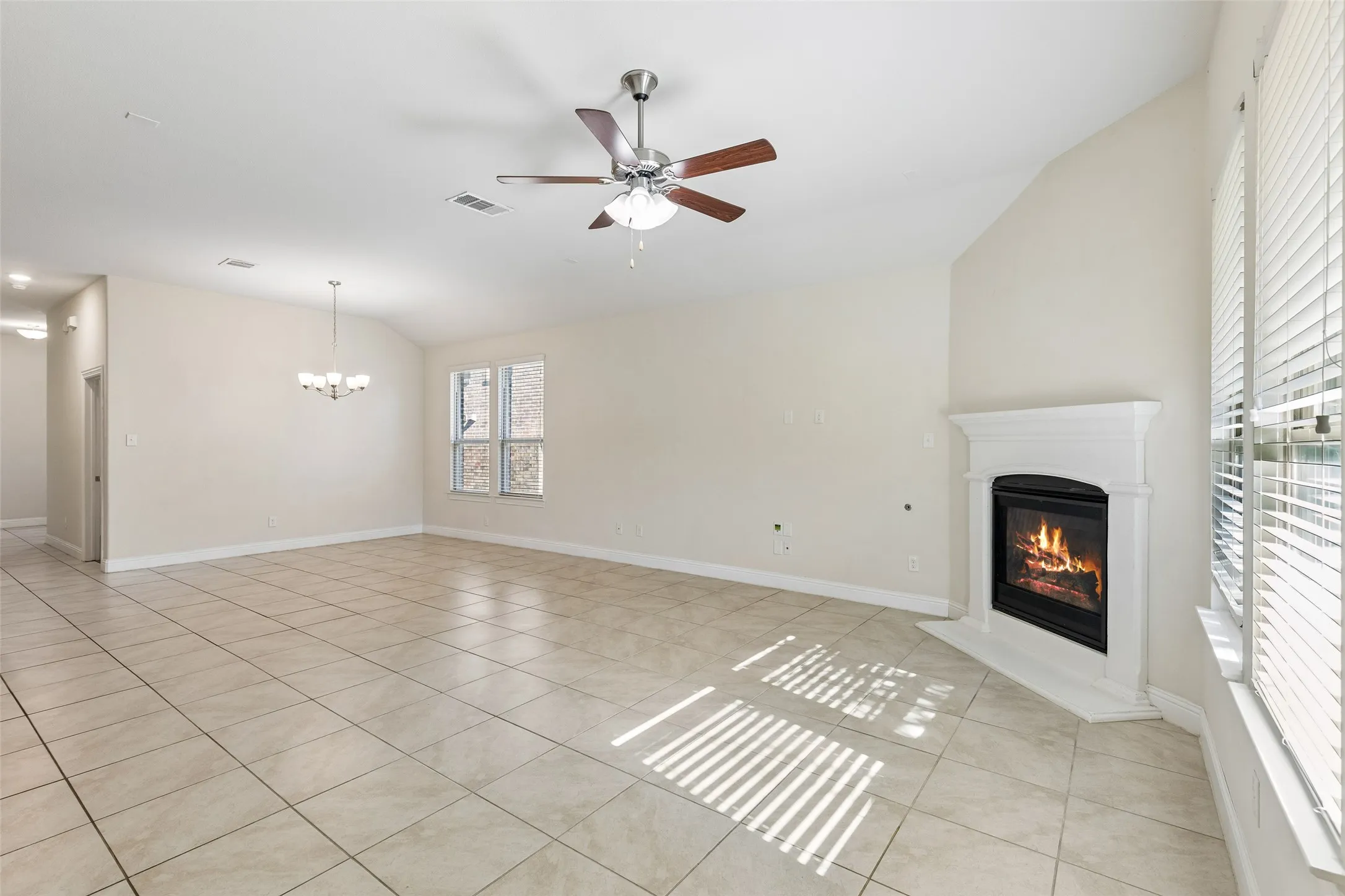 Single Family Residence For Rent in Collin County , 3808 Kendall Road, Melissa, Texas 75454, 5 Bedroom, 2 Bathroom, 2 Garage spaces, 2,163 Sqft, built in 2018, mls#21376280, Real Estate Agent in Melissa, Homes For Rent in Collin county, Homes For Rent in Melissa, Realtor in Melissa Texas, Real Estate Brokerage Independent Realty Texas, Luminita Cordes Realtor