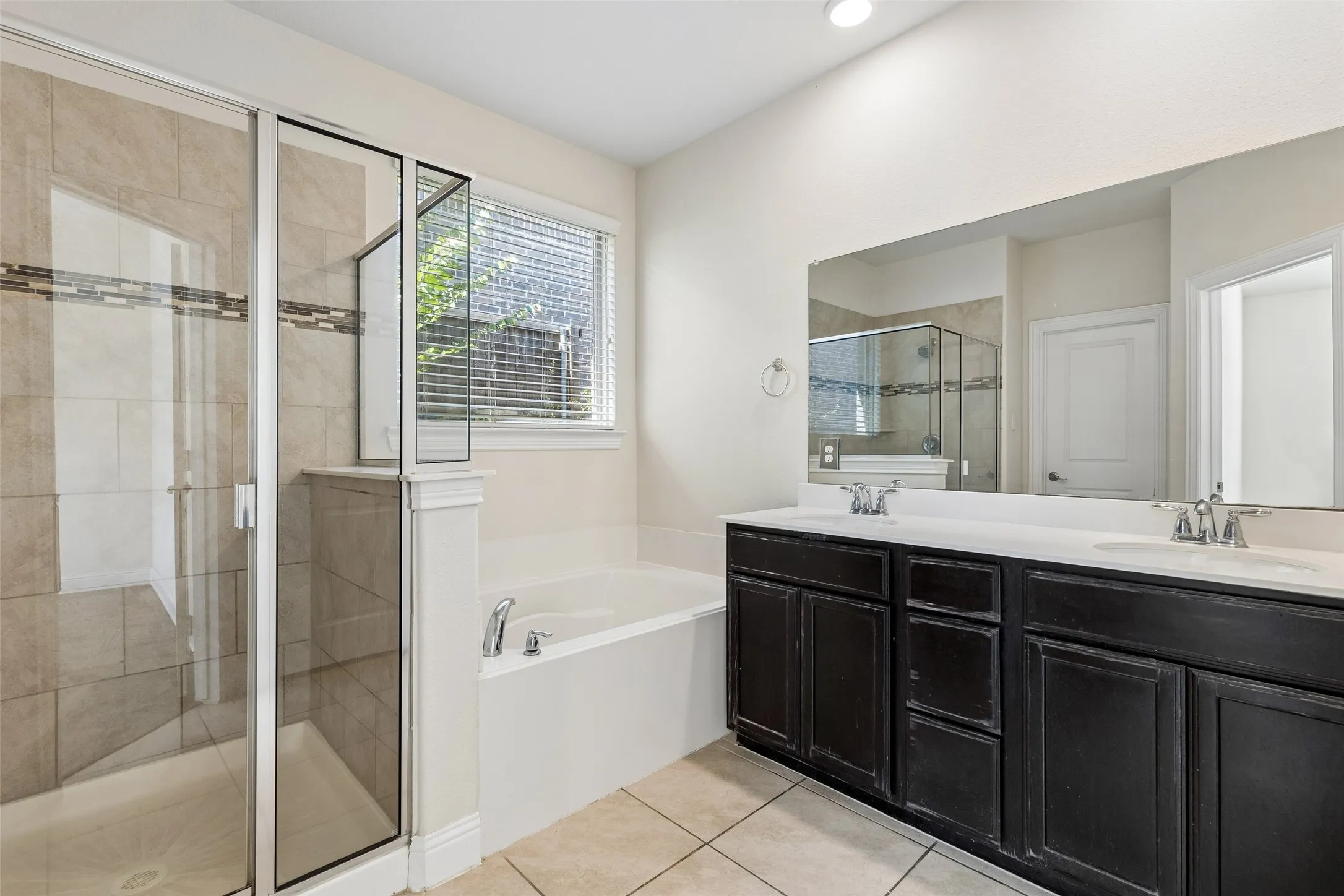Single Family Residence For Rent in Collin County , 3808 Kendall Road, Melissa, Texas 75454, 5 Bedroom, 2 Bathroom, 2 Garage spaces, 2,163 Sqft, built in 2018, mls#21376280, Real Estate Agent in Melissa, Homes For Rent in Collin county, Homes For Rent in Melissa, Realtor in Melissa Texas, Real Estate Brokerage Independent Realty Texas, Luminita Cordes Realtor