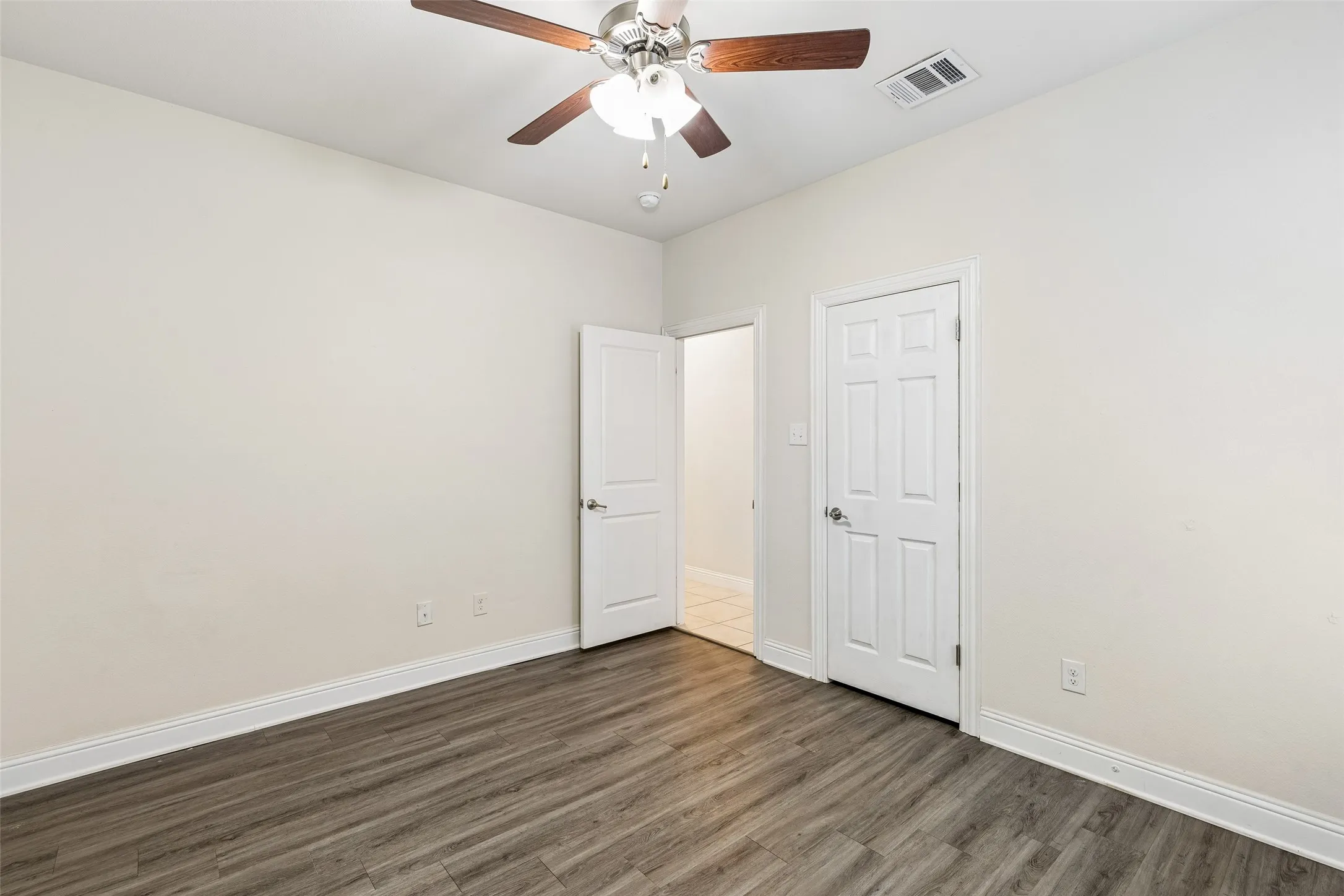 Single Family Residence For Rent in Collin County , 3808 Kendall Road, Melissa, Texas 75454, 5 Bedroom, 2 Bathroom, 2 Garage spaces, 2,163 Sqft, built in 2018, mls#21376280, Real Estate Agent in Melissa, Homes For Rent in Collin county, Homes For Rent in Melissa, Realtor in Melissa Texas, Real Estate Brokerage Independent Realty Texas, Luminita Cordes Realtor