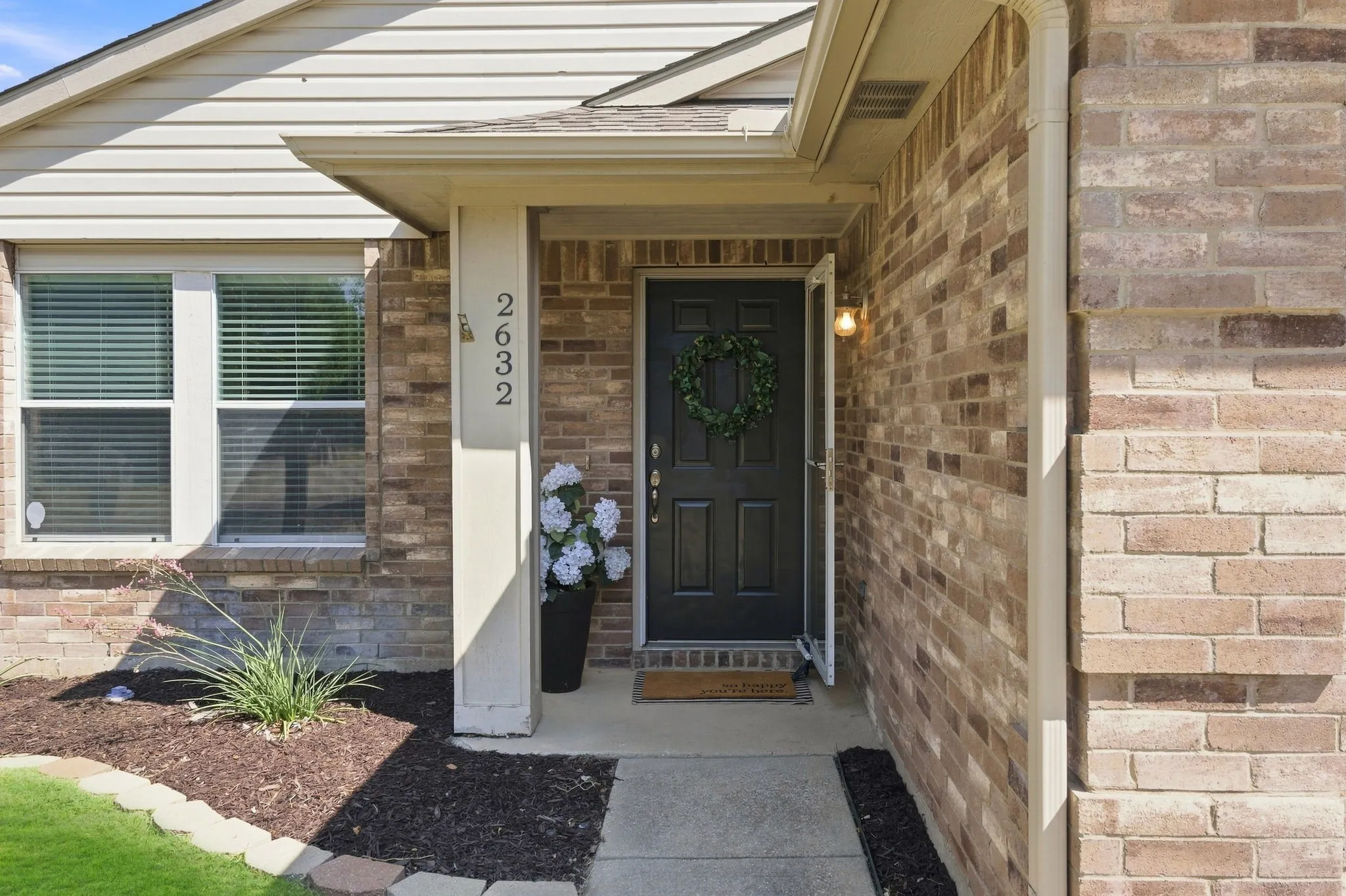 Single Family Residence For Sale in Collin County , 2632 Lake Meadow Drive, Mc Kinney, Texas 75071, 3 Bedroom, 2 Bathroom, 2 Garage spaces, 1,868 Sqft, built in 2002, mls#21375621, Real Estate Agent in Mc Kinney, Homes For Sale in Collin county, Homes For Sale in Mc Kinney, Realtor in Mc Kinney Texas, Real Estate Brokerage Independent Realty Texas, Luminita Cordes Realtor
