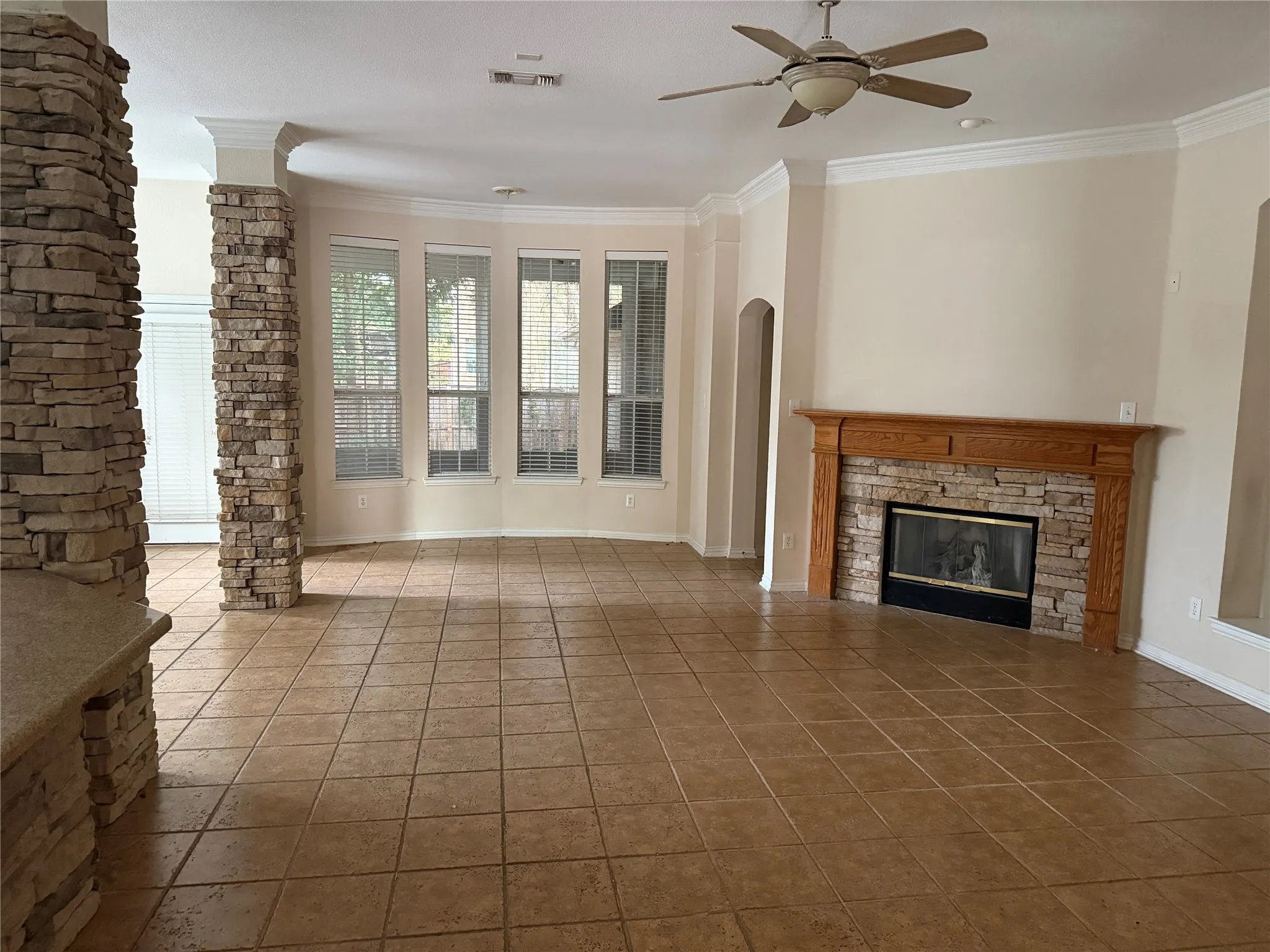 Single Family Residence For Sale in Tarrant County , 6017 Avalon Street, North Richland Hills, Texas 76180, 3 Bedroom, 3 Bathroom, 2 Garage spaces, 3,221 Sqft, built in 2002, mls#21377871, Real Estate Agent in North Richland Hills, Homes For Sale in Tarrant county, Homes For Sale in North Richland Hills, Realtor in North Richland Hills Texas, Real Estate Brokerage Independent Realty Texas, Luminita Cordes Realtor