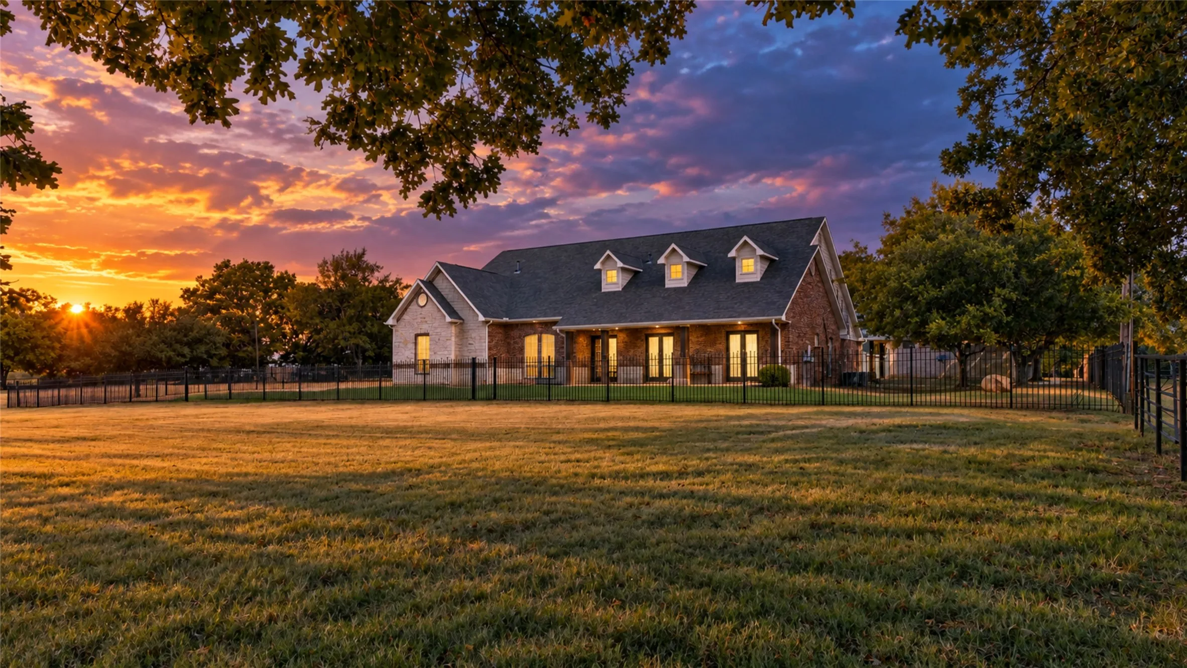 Farm For Sale in Grayson County , 212 Oak Ridge Road, Denison, Texas 75021, 3 Bedroom, 3 Bathroom, 3 Garage spaces, 3,203 Sqft, built in 2006, mls#21345858, Real Estate Agent in Denison, Homes For Sale in Grayson county, Homes For Sale in Denison, Realtor in Denison Texas, Real Estate Brokerage Independent Realty Texas, Luminita Cordes Realtor