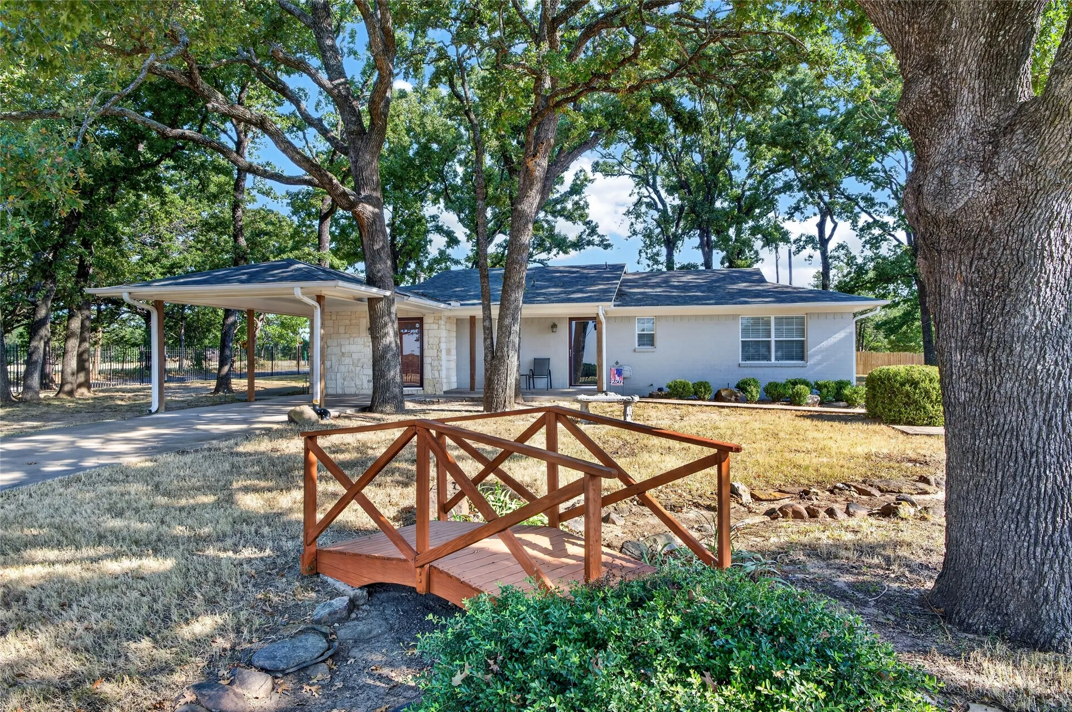 1291 sf Guest House recently completely renovated
