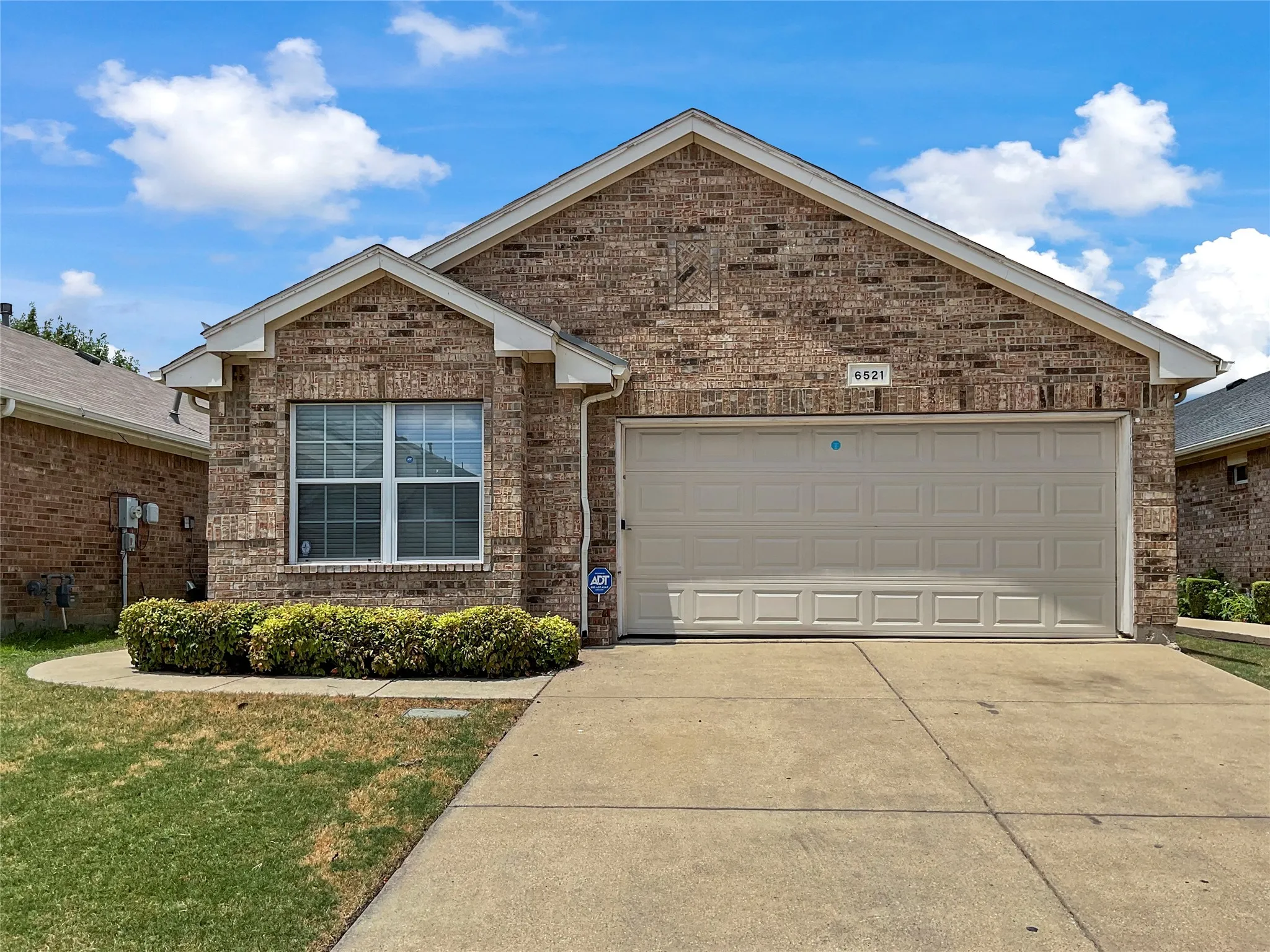 Single Family Residence For Rent in Tarrant County , 6521 Regina Drive, Fort Worth, Texas 76131, 3 Bedroom, 2 Bathroom, 2 Garage spaces, 1,346 Sqft, built in 2004, mls#21378376, Real Estate Agent in Fort Worth, Homes For Rent in Tarrant county, Homes For Rent in Fort Worth, Realtor in Fort Worth Texas, Real Estate Brokerage Independent Realty Texas, Luminita Cordes Realtor