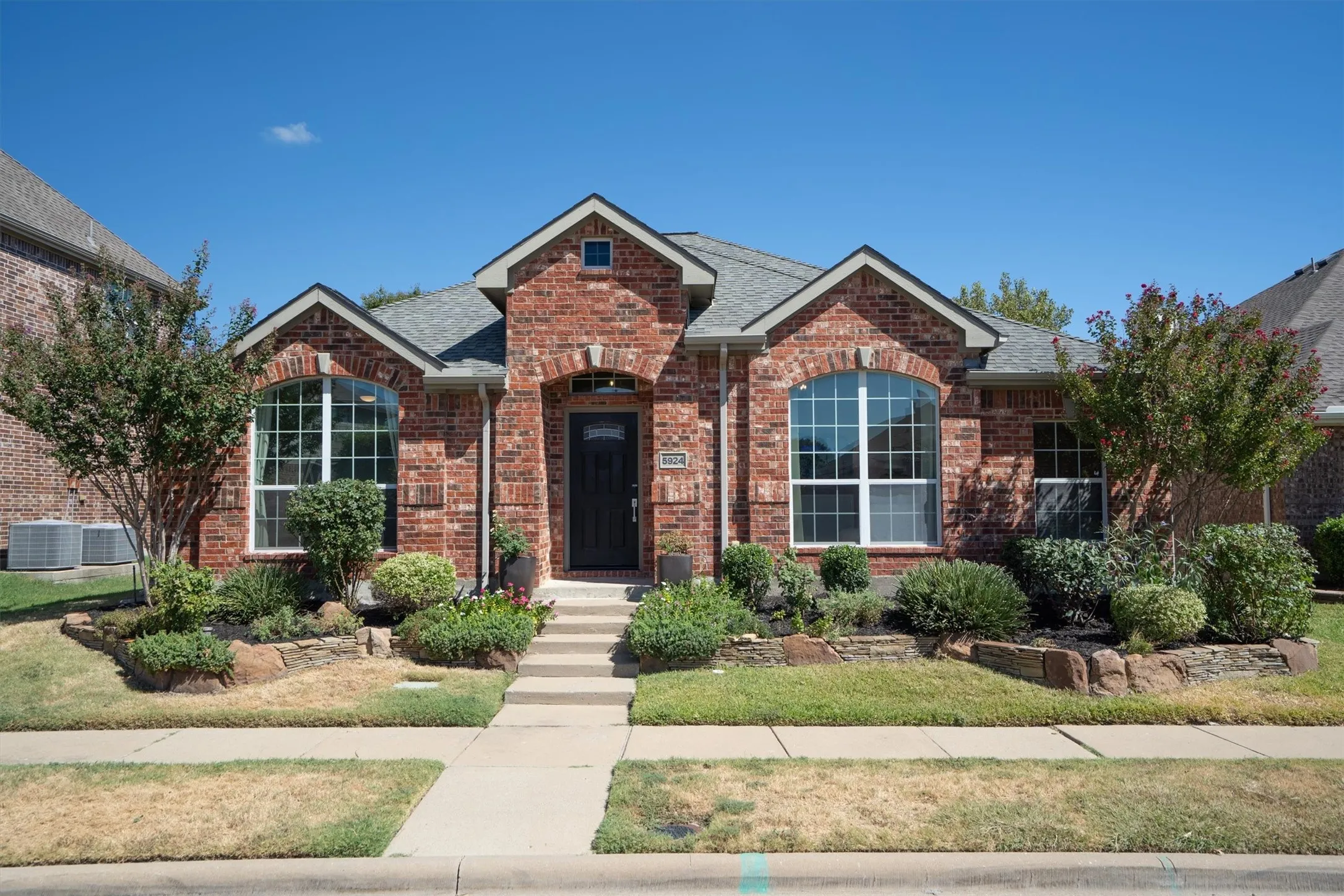 Single Family Residence For Sale in Collin County , 5924 Saddle Club Trail, Mc Kinney, Texas 75070, 3 Bedroom, 2 Bathroom, 2 Garage spaces, 1,873 Sqft, built in 2006, mls#21371189, Real Estate Agent in Mc Kinney, Homes For Sale in Collin county, Homes For Sale in Mc Kinney, Realtor in Mc Kinney Texas, Real Estate Brokerage Independent Realty Texas, Luminita Cordes Realtor