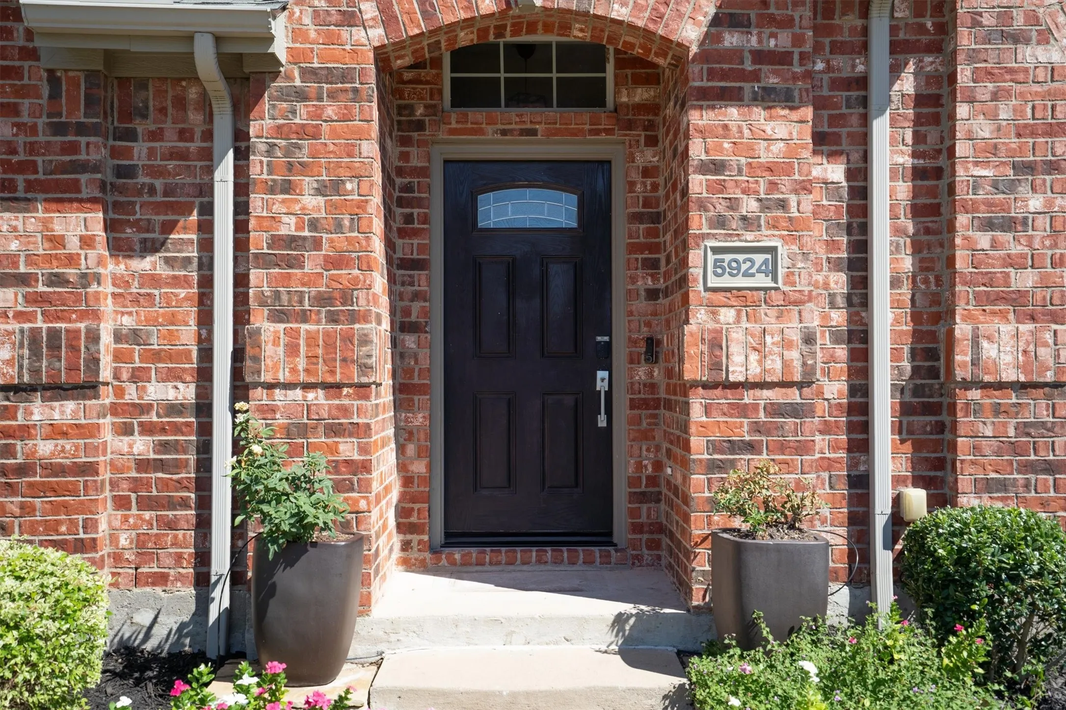 Single Family Residence For Sale in Collin County , 5924 Saddle Club Trail, Mc Kinney, Texas 75070, 3 Bedroom, 2 Bathroom, 2 Garage spaces, 1,873 Sqft, built in 2006, mls#21371189, Real Estate Agent in Mc Kinney, Homes For Sale in Collin county, Homes For Sale in Mc Kinney, Realtor in Mc Kinney Texas, Real Estate Brokerage Independent Realty Texas, Luminita Cordes Realtor