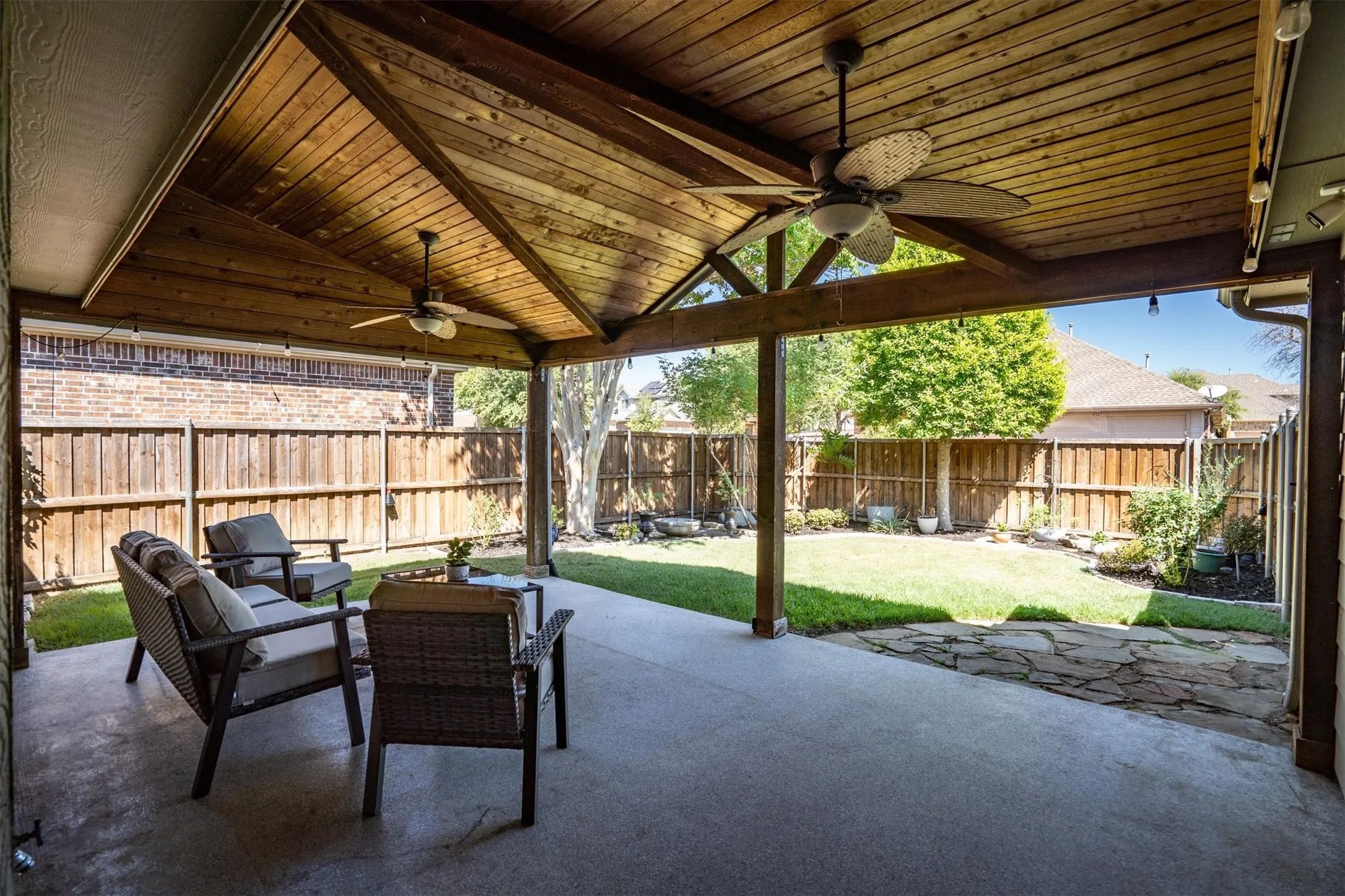 Single Family Residence For Sale in Collin County , 5924 Saddle Club Trail, Mc Kinney, Texas 75070, 3 Bedroom, 2 Bathroom, 2 Garage spaces, 1,873 Sqft, built in 2006, mls#21371189, Real Estate Agent in Mc Kinney, Homes For Sale in Collin county, Homes For Sale in Mc Kinney, Realtor in Mc Kinney Texas, Real Estate Brokerage Independent Realty Texas, Luminita Cordes Realtor