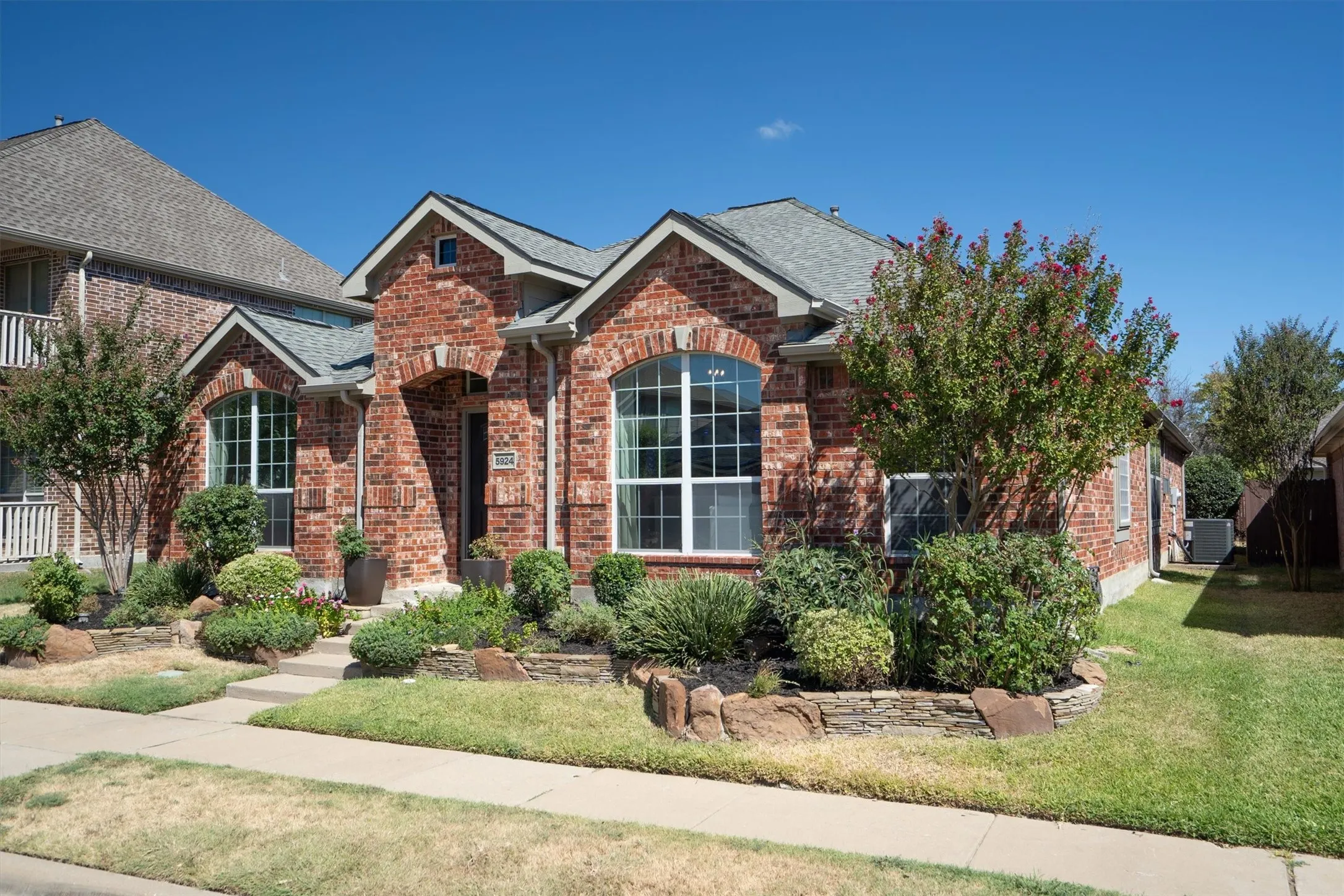 Single Family Residence For Sale in Collin County , 5924 Saddle Club Trail, Mc Kinney, Texas 75070, 3 Bedroom, 2 Bathroom, 2 Garage spaces, 1,873 Sqft, built in 2006, mls#21371189, Real Estate Agent in Mc Kinney, Homes For Sale in Collin county, Homes For Sale in Mc Kinney, Realtor in Mc Kinney Texas, Real Estate Brokerage Independent Realty Texas, Luminita Cordes Realtor