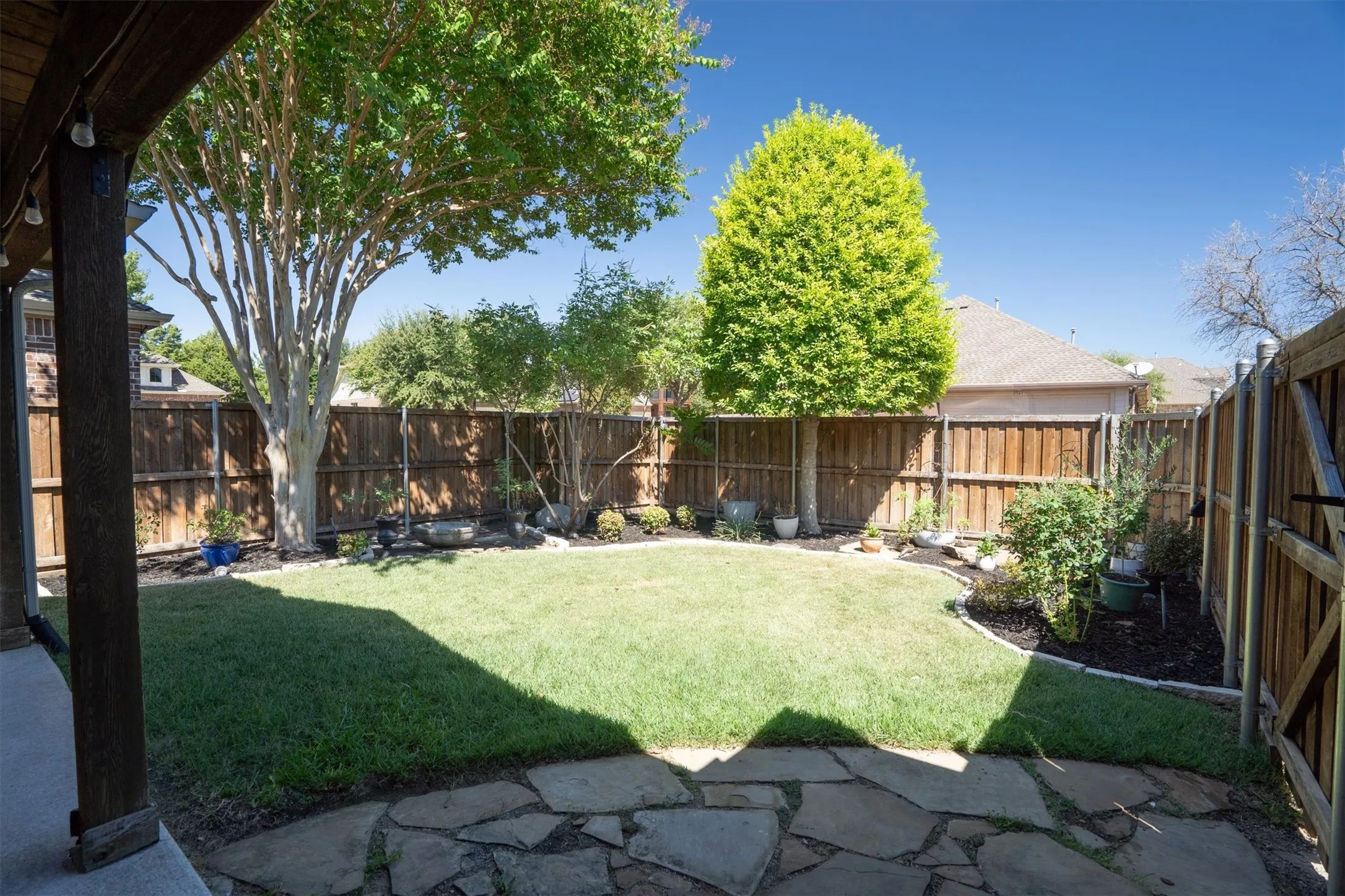 Single Family Residence For Sale in Collin County , 5924 Saddle Club Trail, Mc Kinney, Texas 75070, 3 Bedroom, 2 Bathroom, 2 Garage spaces, 1,873 Sqft, built in 2006, mls#21371189, Real Estate Agent in Mc Kinney, Homes For Sale in Collin county, Homes For Sale in Mc Kinney, Realtor in Mc Kinney Texas, Real Estate Brokerage Independent Realty Texas, Luminita Cordes Realtor