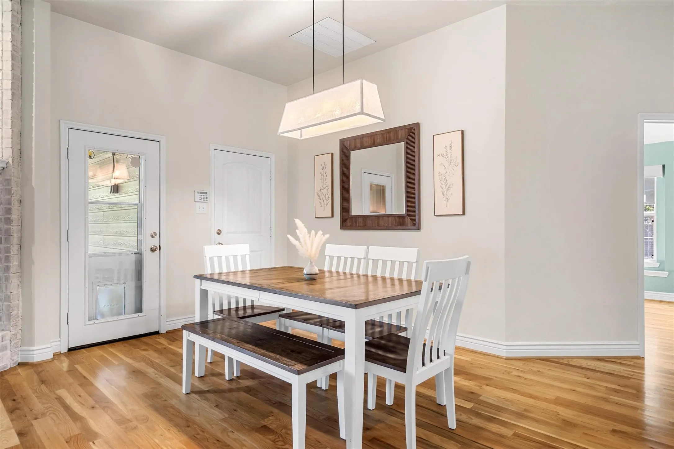 Single Family Residence For Sale in Collin County , 5924 Saddle Club Trail, Mc Kinney, Texas 75070, 3 Bedroom, 2 Bathroom, 2 Garage spaces, 1,873 Sqft, built in 2006, mls#21371189, Real Estate Agent in Mc Kinney, Homes For Sale in Collin county, Homes For Sale in Mc Kinney, Realtor in Mc Kinney Texas, Real Estate Brokerage Independent Realty Texas, Luminita Cordes Realtor