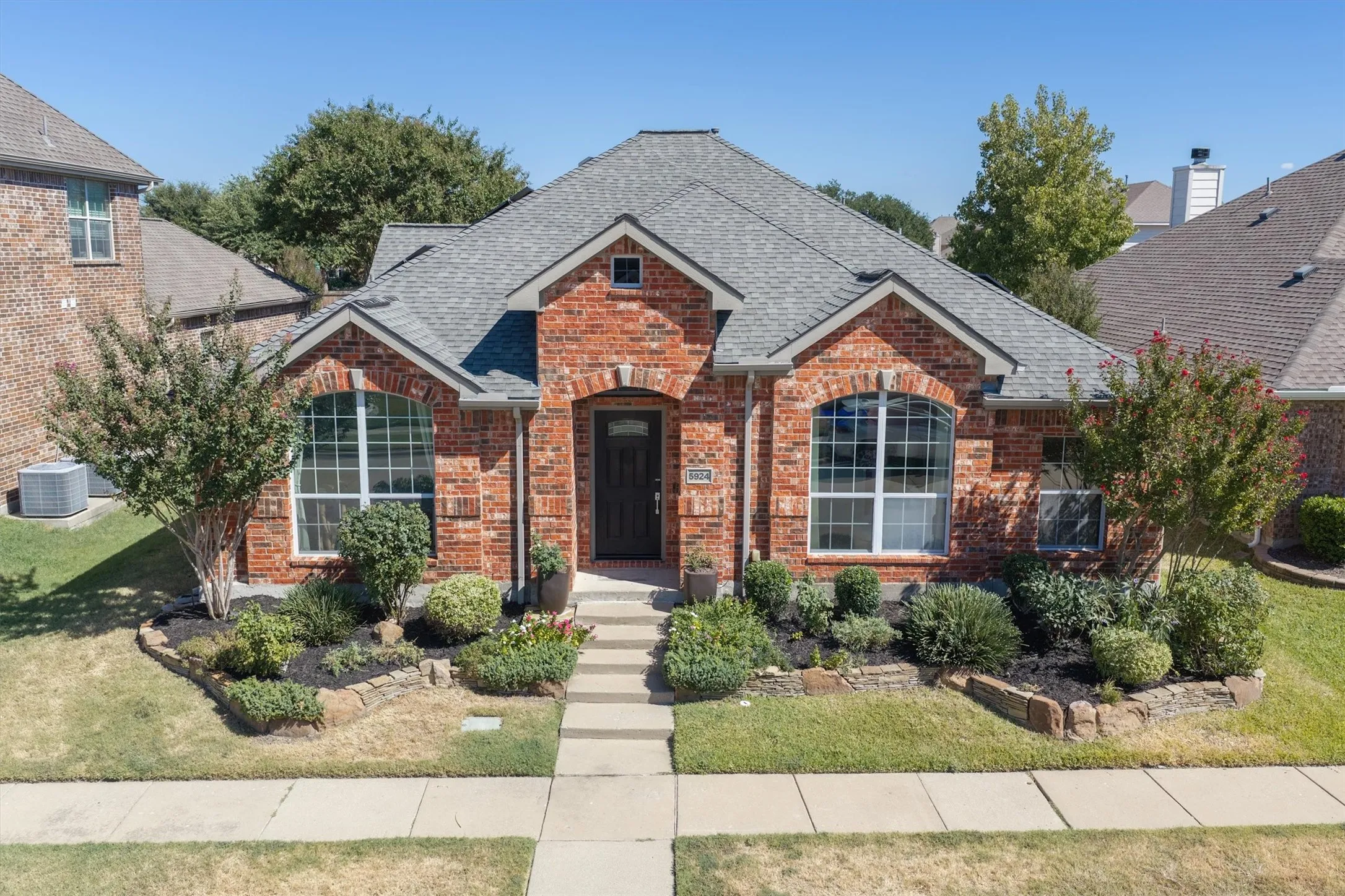 Single Family Residence For Sale in Collin County , 5924 Saddle Club Trail, Mc Kinney, Texas 75070, 3 Bedroom, 2 Bathroom, 2 Garage spaces, 1,873 Sqft, built in 2006, mls#21371189, Real Estate Agent in Mc Kinney, Homes For Sale in Collin county, Homes For Sale in Mc Kinney, Realtor in Mc Kinney Texas, Real Estate Brokerage Independent Realty Texas, Luminita Cordes Realtor