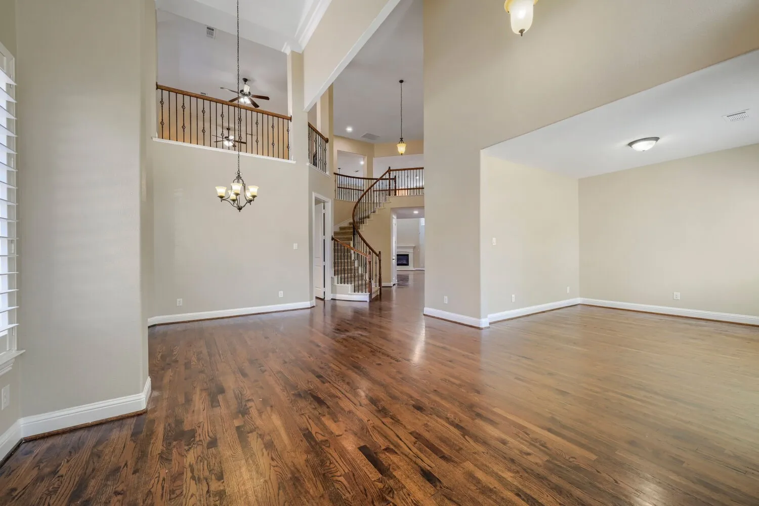 Single Family Residence For Sale in Dallas County , 227 Dominion Drive, Wylie, Texas 75098, 5 Bedroom, 4 Bathroom, 3 Garage spaces, 3,901 Sqft, built in 2016, mls#21376867, Real Estate Agent in Wylie, Homes For Sale in Dallas county, Homes For Sale in Wylie, Realtor in Wylie Texas, Real Estate Brokerage Independent Realty Texas, Luminita Cordes Realtor