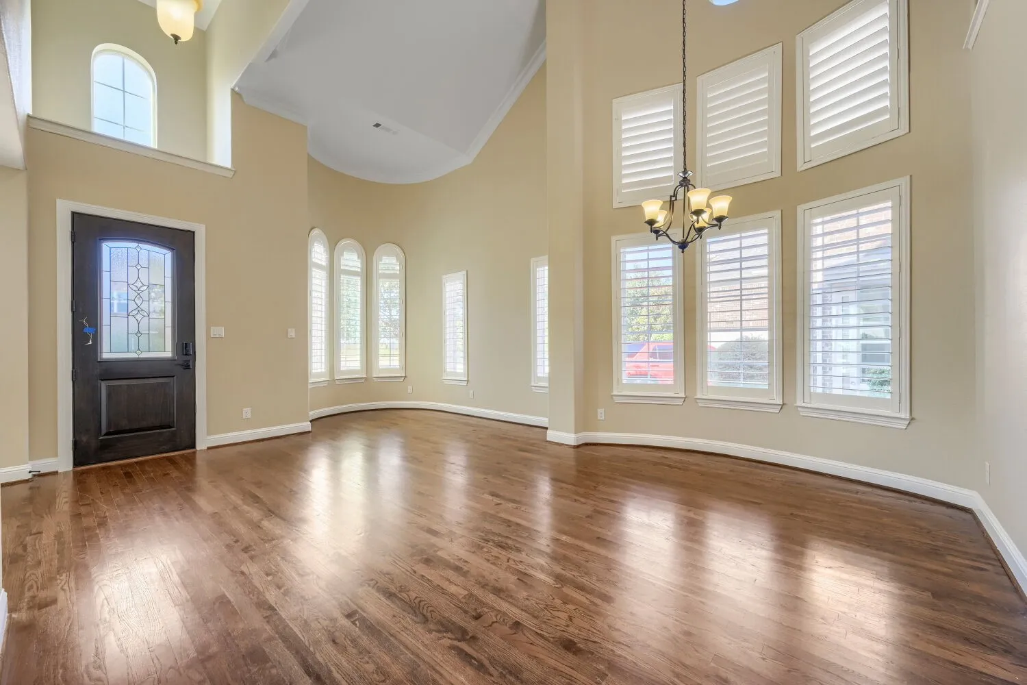 Single Family Residence For Sale in Dallas County , 227 Dominion Drive, Wylie, Texas 75098, 5 Bedroom, 4 Bathroom, 3 Garage spaces, 3,901 Sqft, built in 2016, mls#21376867, Real Estate Agent in Wylie, Homes For Sale in Dallas county, Homes For Sale in Wylie, Realtor in Wylie Texas, Real Estate Brokerage Independent Realty Texas, Luminita Cordes Realtor